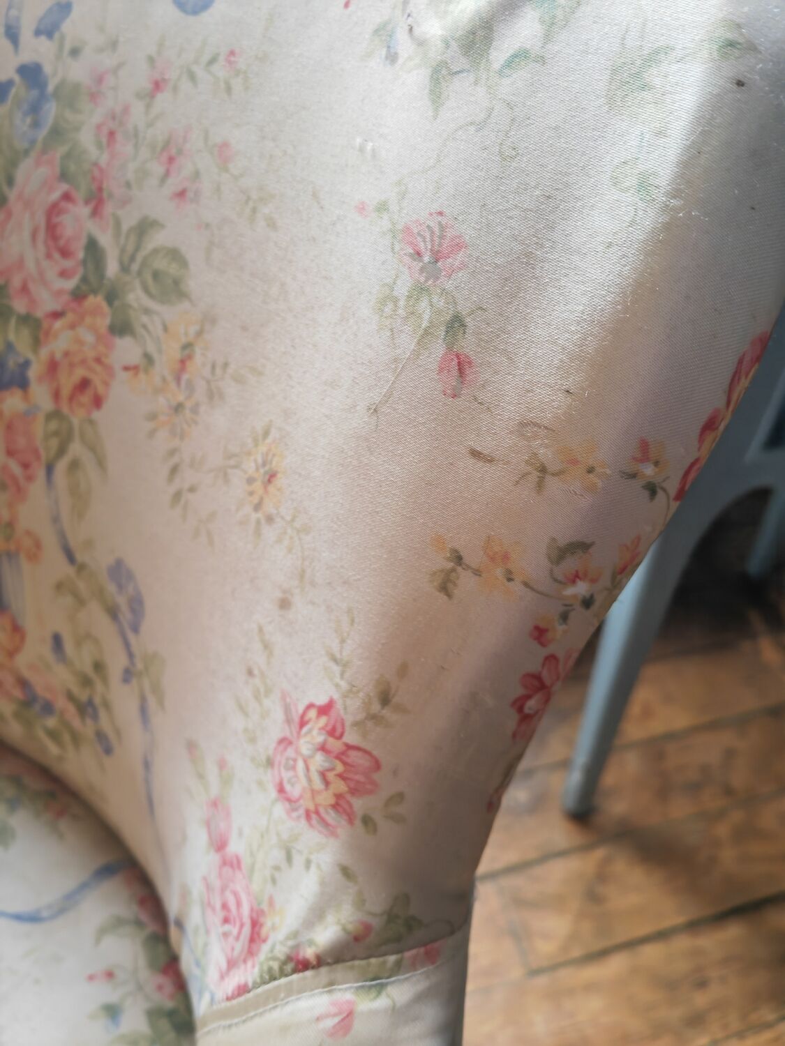 Small flowery armchair