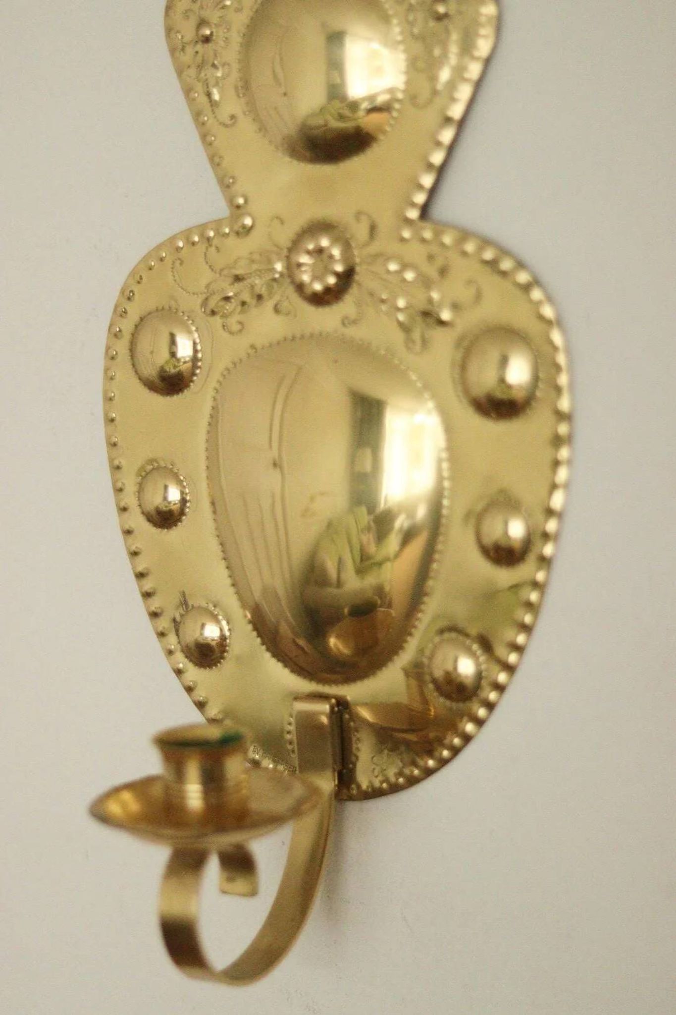 Pair of Swedish brass wall lights from the mid-century by S. Fong.