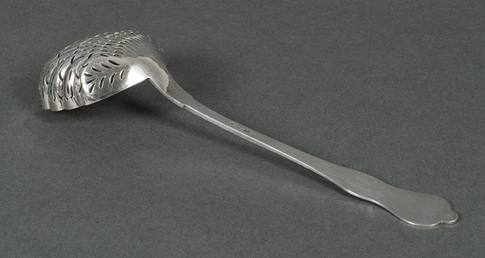 Spoon to sprinkle goldsmith RN silver 53 grams rich decoration Louis XV