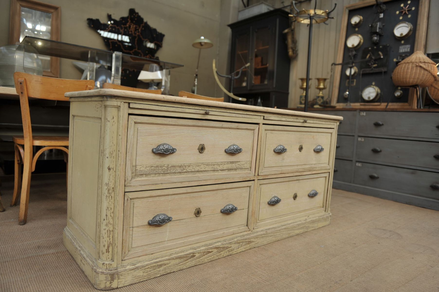 Commodity to 4 antique industrial drawers in 1900s oak