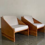 Fauteuils rationalistes en pin massif