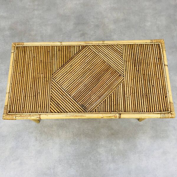 Table basse rotin années 60 et porte revue bambou