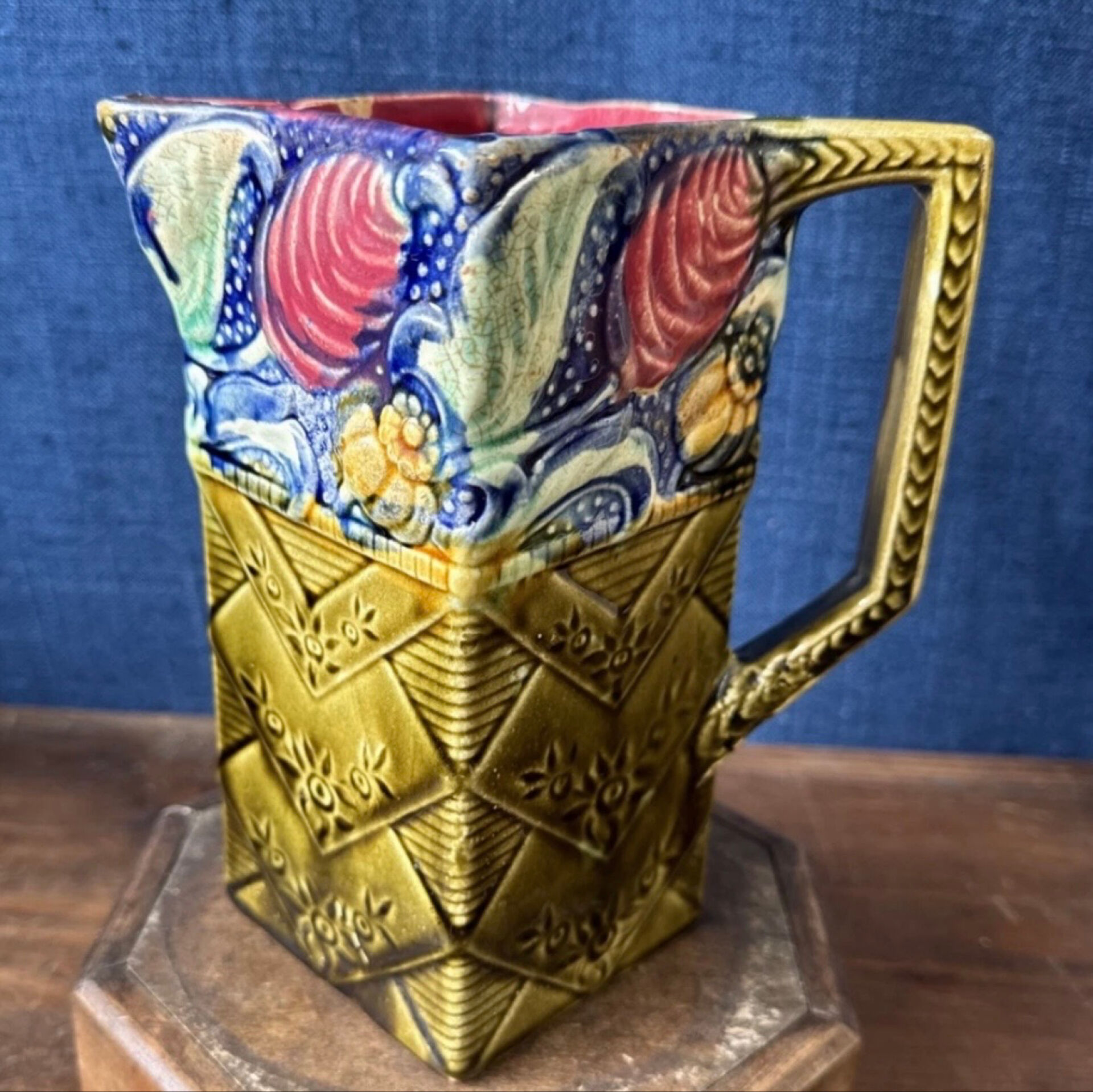 Pichet ancien en barbotine Onnaing « Céleste » n° 863