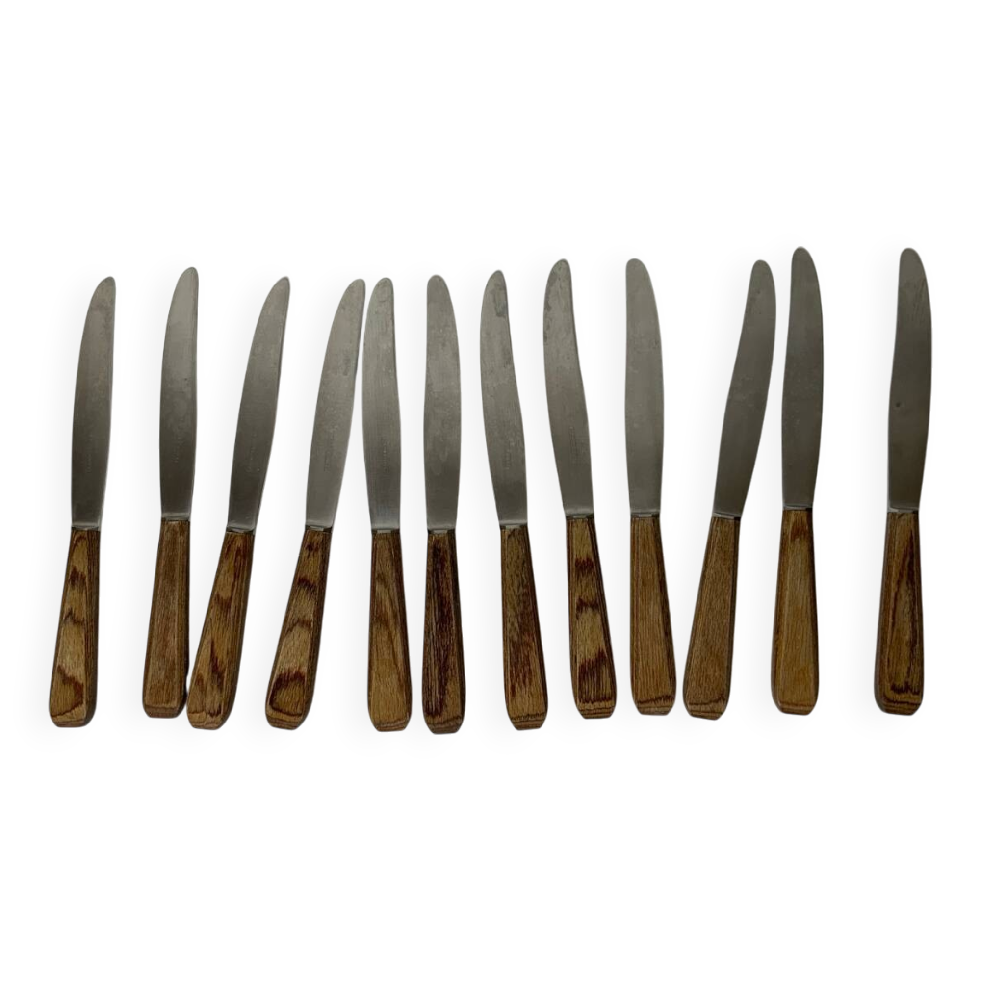 12 wooden handle knives