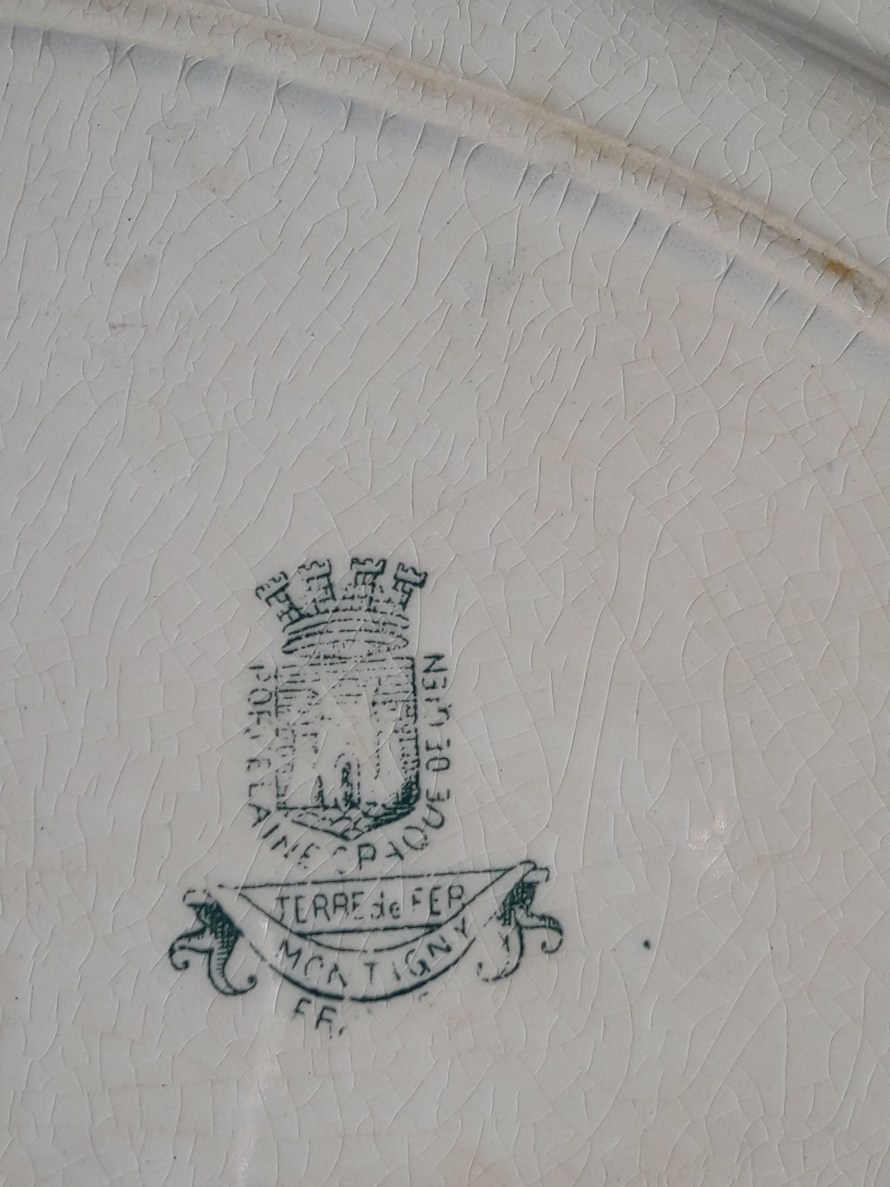 Gien Iron Earth's opaque porcelain oval dish Model Montigny L 37.5 cm