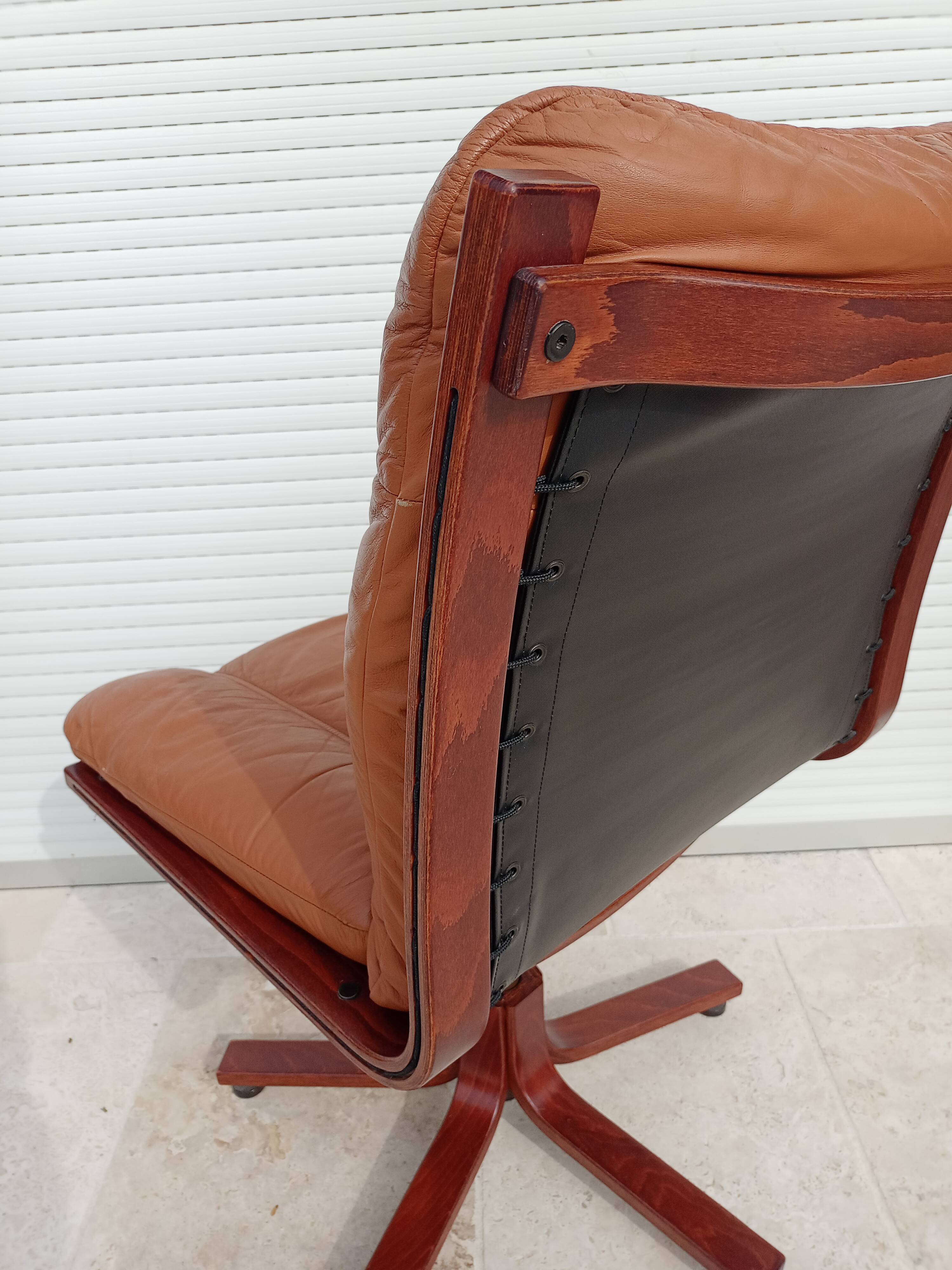 Scandinavian leather office chair Wesnofa
