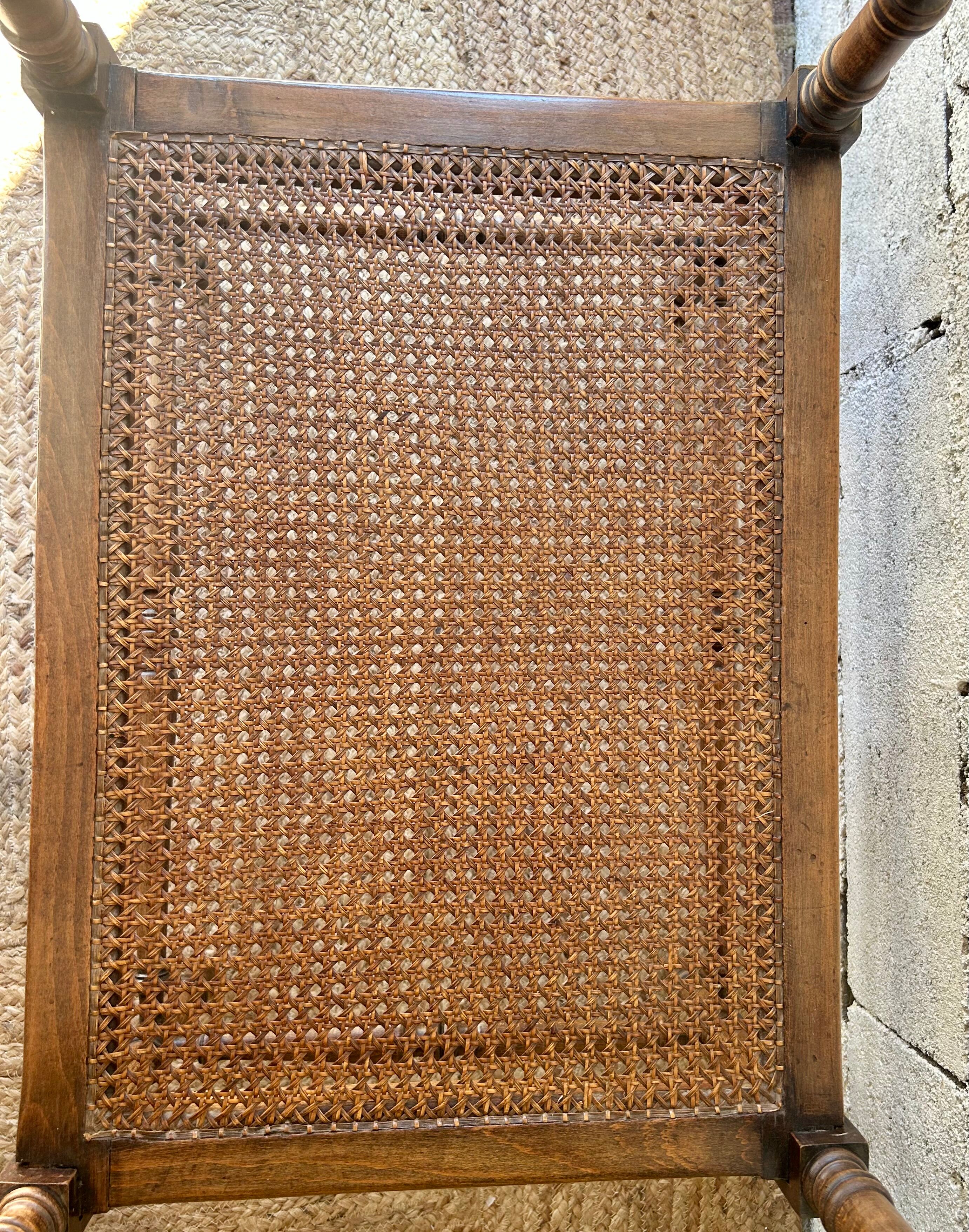 Petit banc d’appoint canné de style Anglais