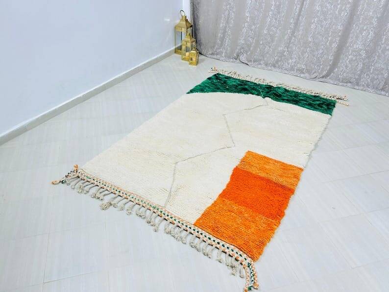 Handmade Moroccan pure wool rug, traditional style, size 250 x 250 cm