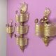 Trio / Ensemble de 3 appliques "Grand Hotel" par Barovier & Toso, Murano, Italie, années 1950. Verre vénitien avec de la poussière d'or et des fleurs en verre violet.