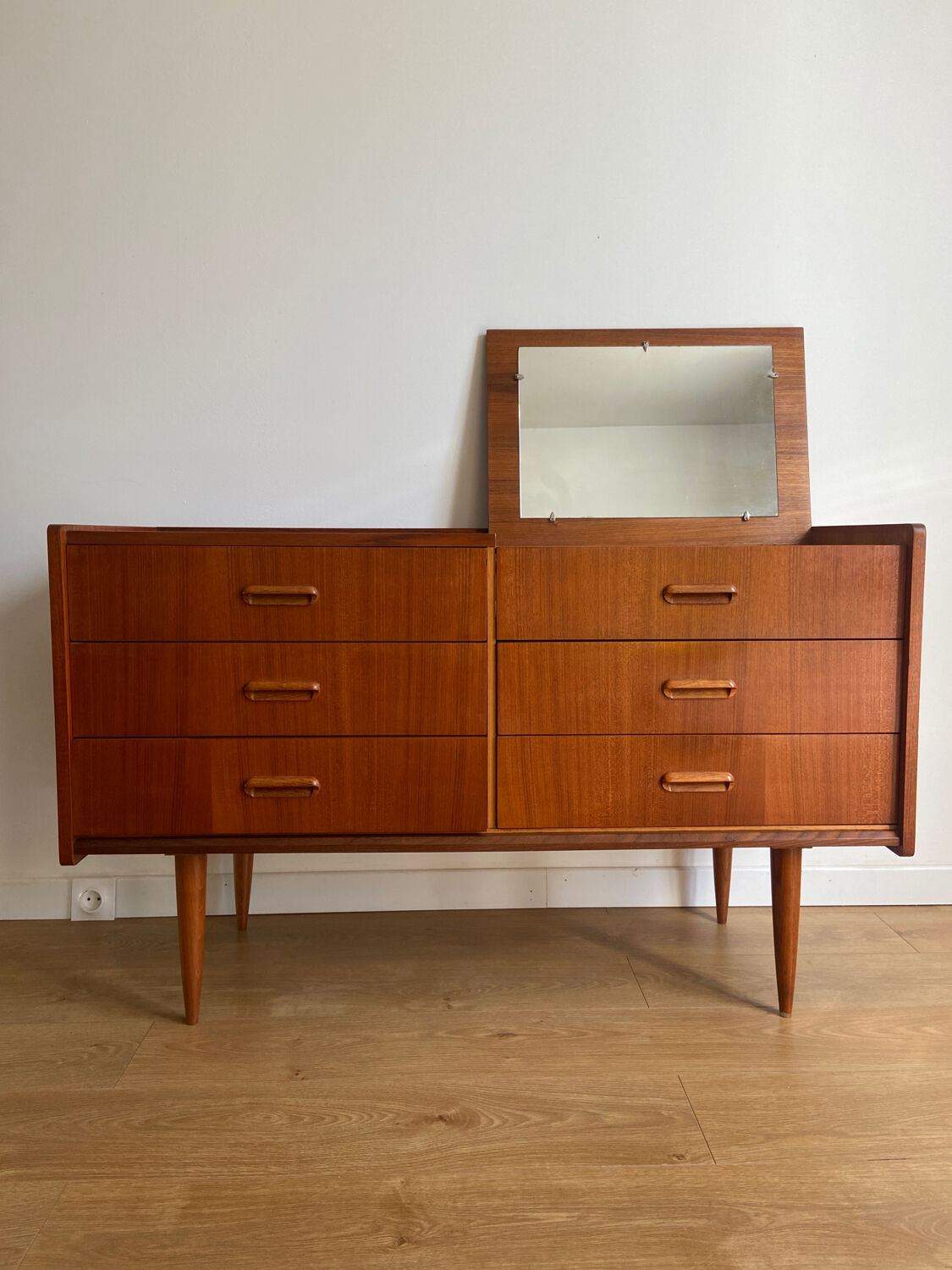 Vintage hairdresser 60s