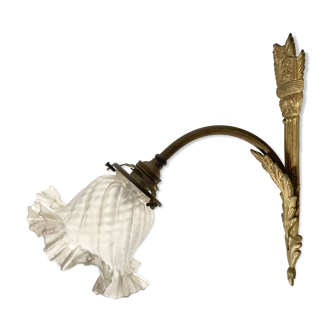 Applique ancienne en bronze et tulipe de verre