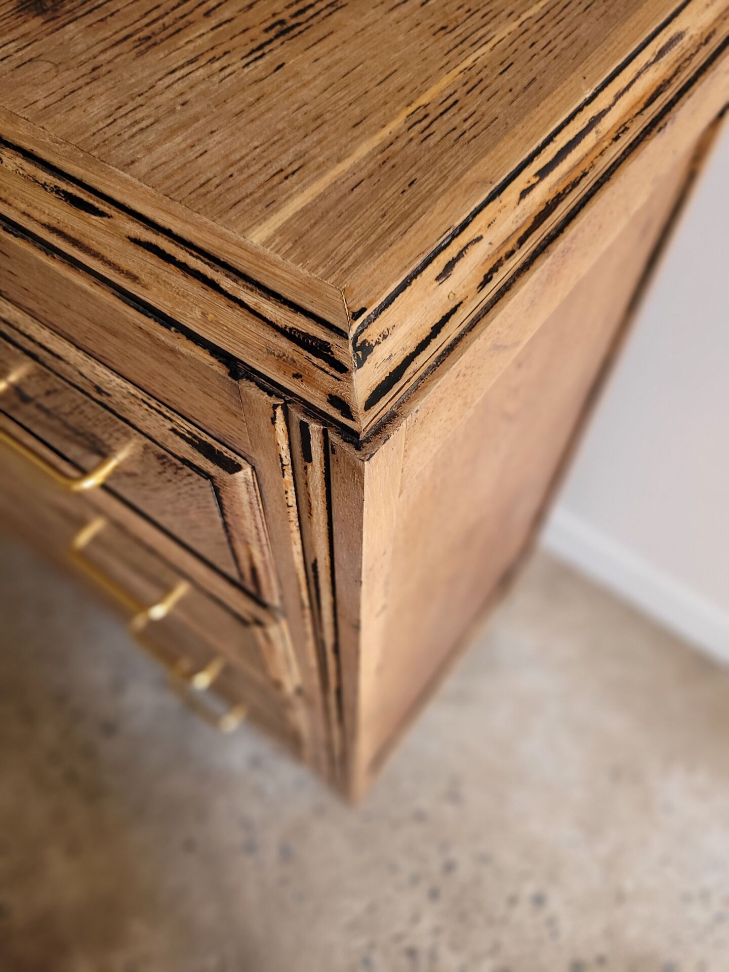 Commode de style vintage pieds compas