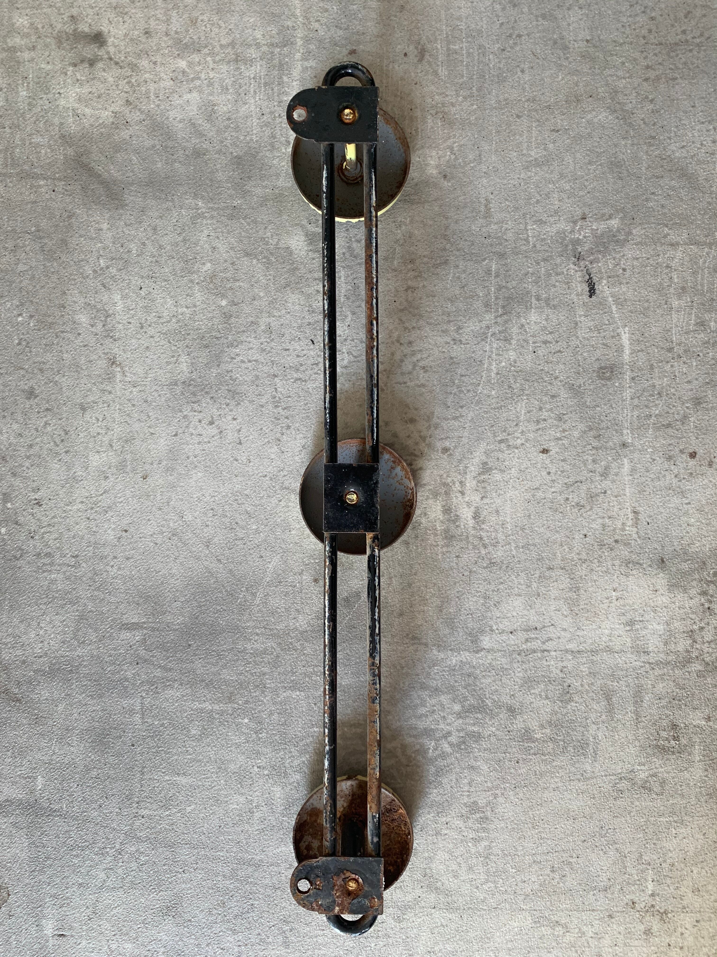 Yellow vintage patère