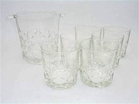 Ice bucket matching with 6 glasses