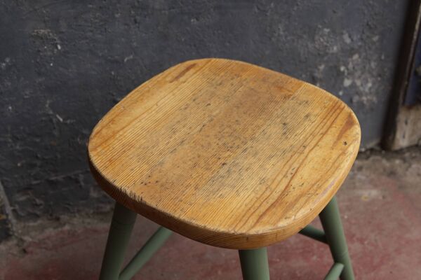 Tabouret en pin peint au lait, années 1960