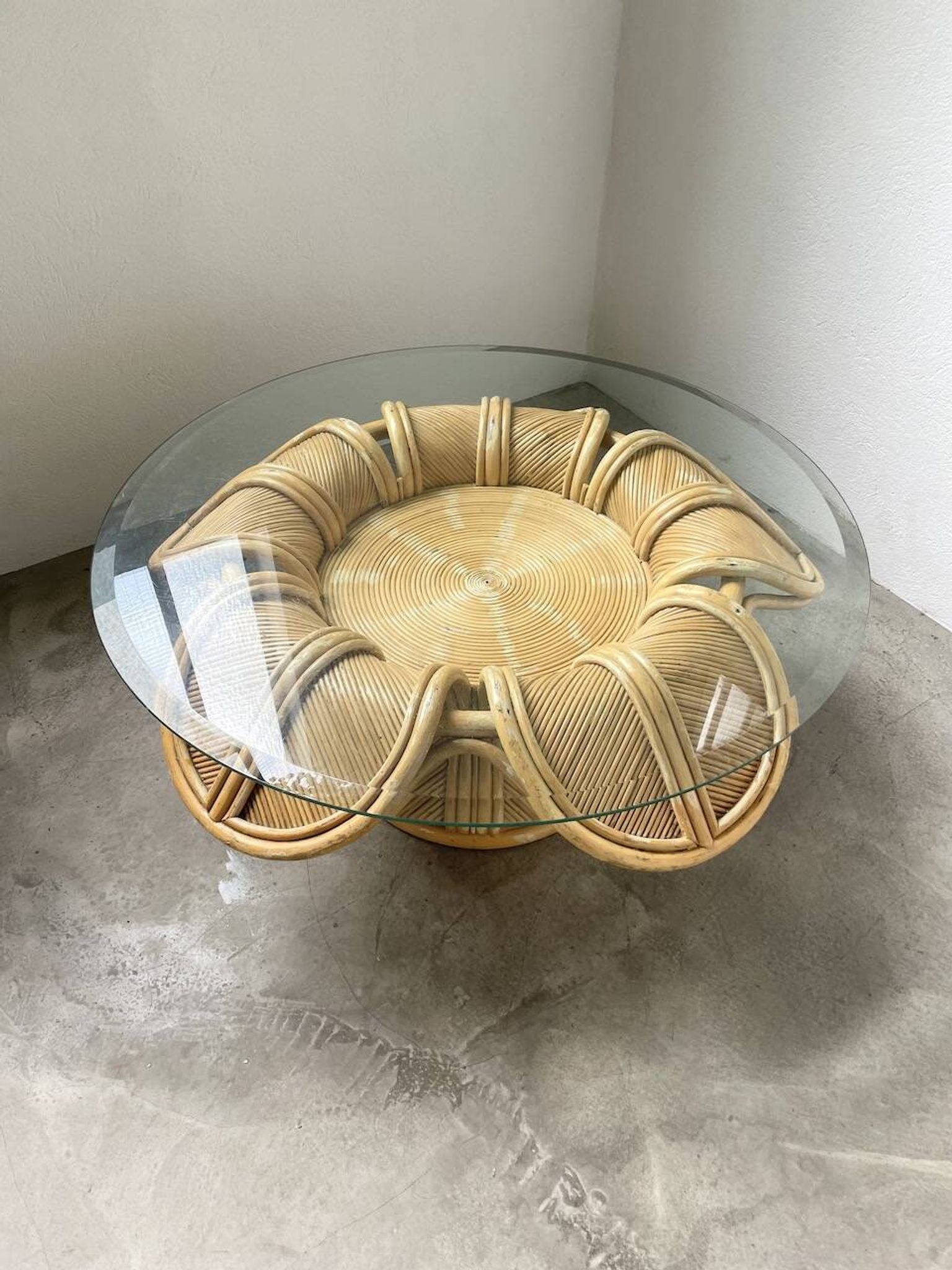 Vivai del sud “flower” rattan coffee table