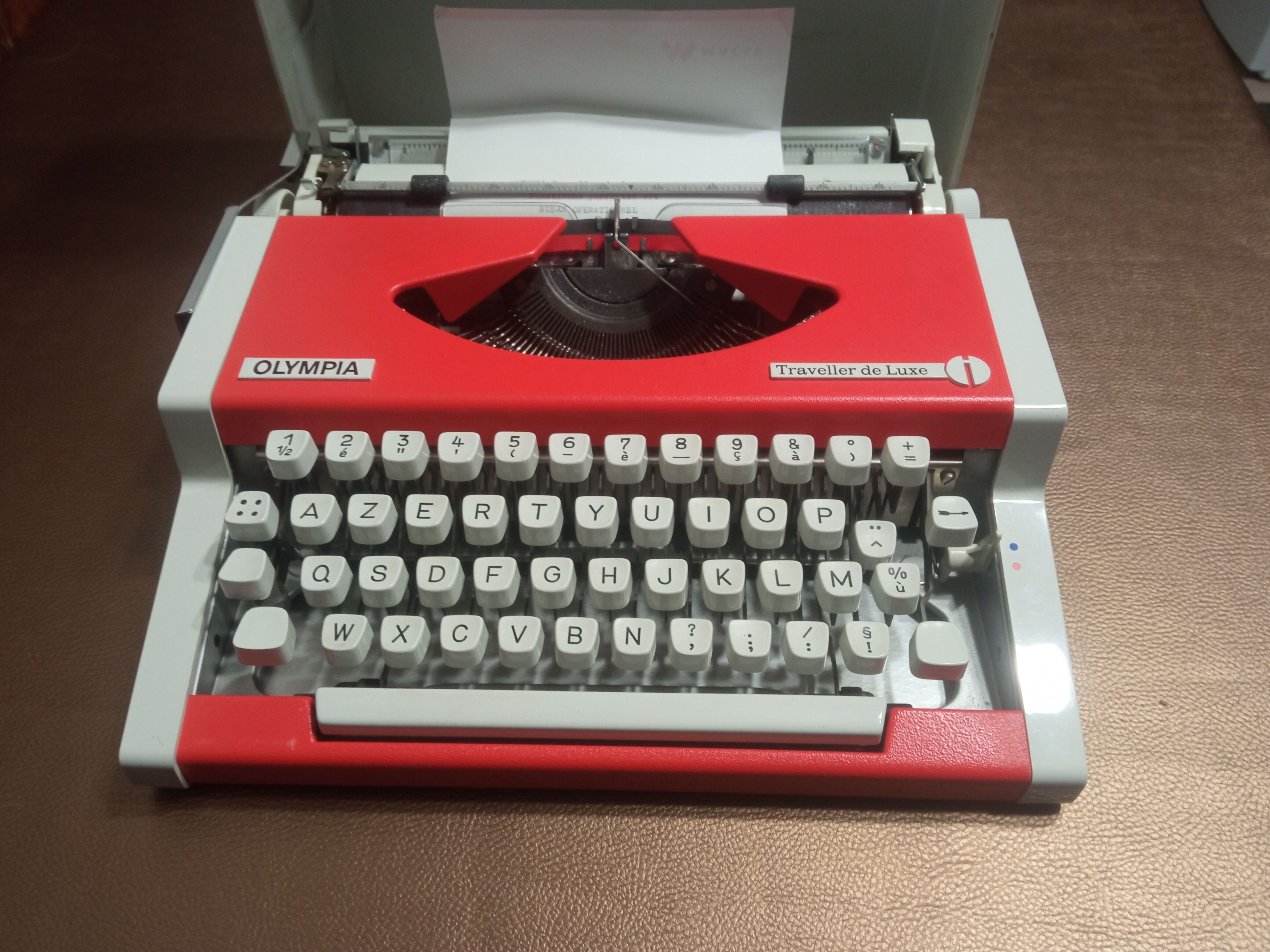Olympia Traveller Luxe Typewriter Vermilion Red