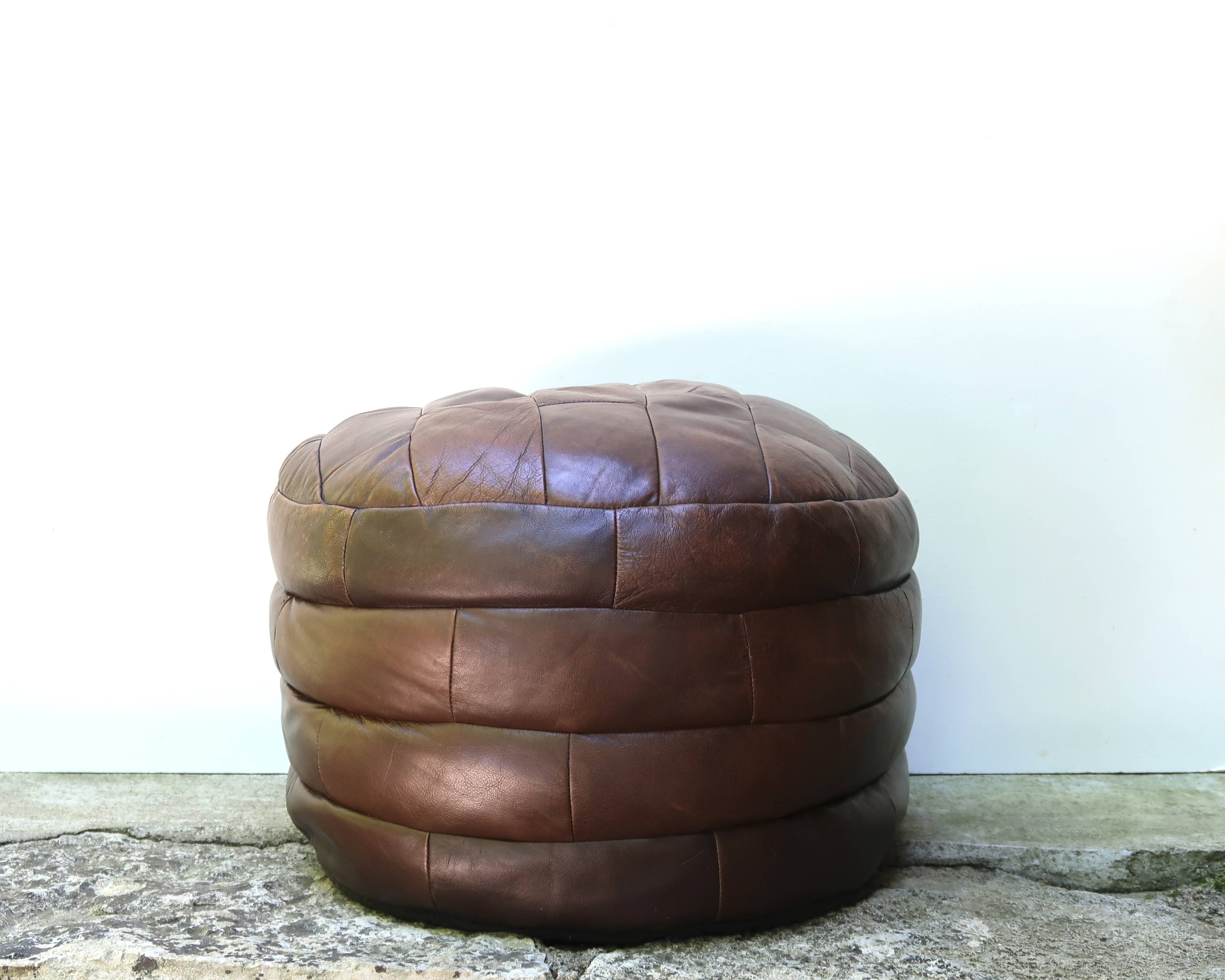 Pouf rond en patchwork de cuir marron foncé, années 70