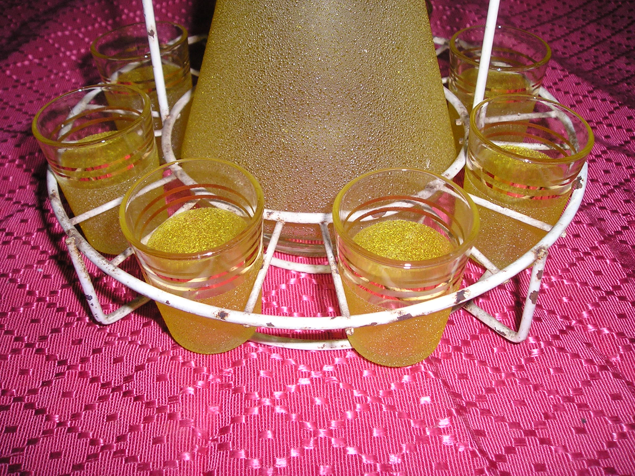Service liquor Granita yellow glass with metal display stand, 60s/70s