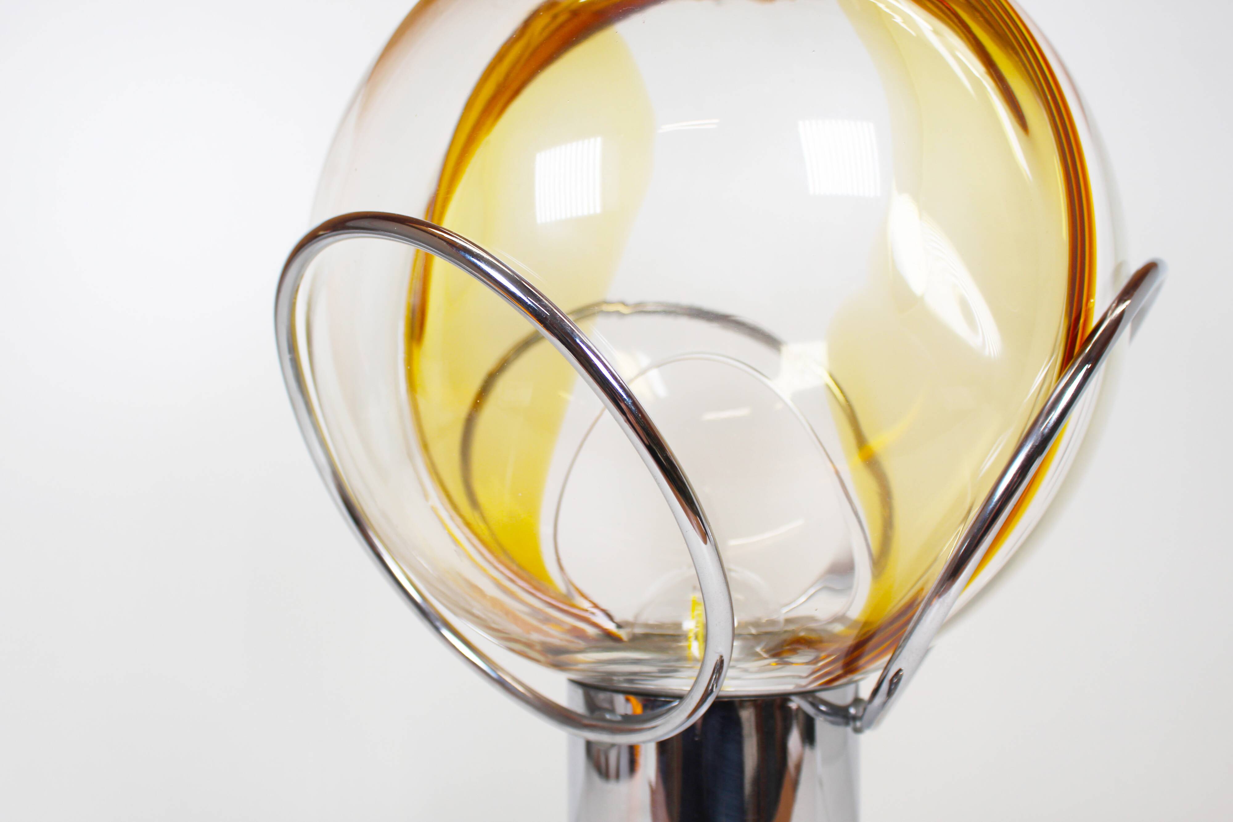Italian "Membrana" table lamp by Toni Zuccheri for VeArt