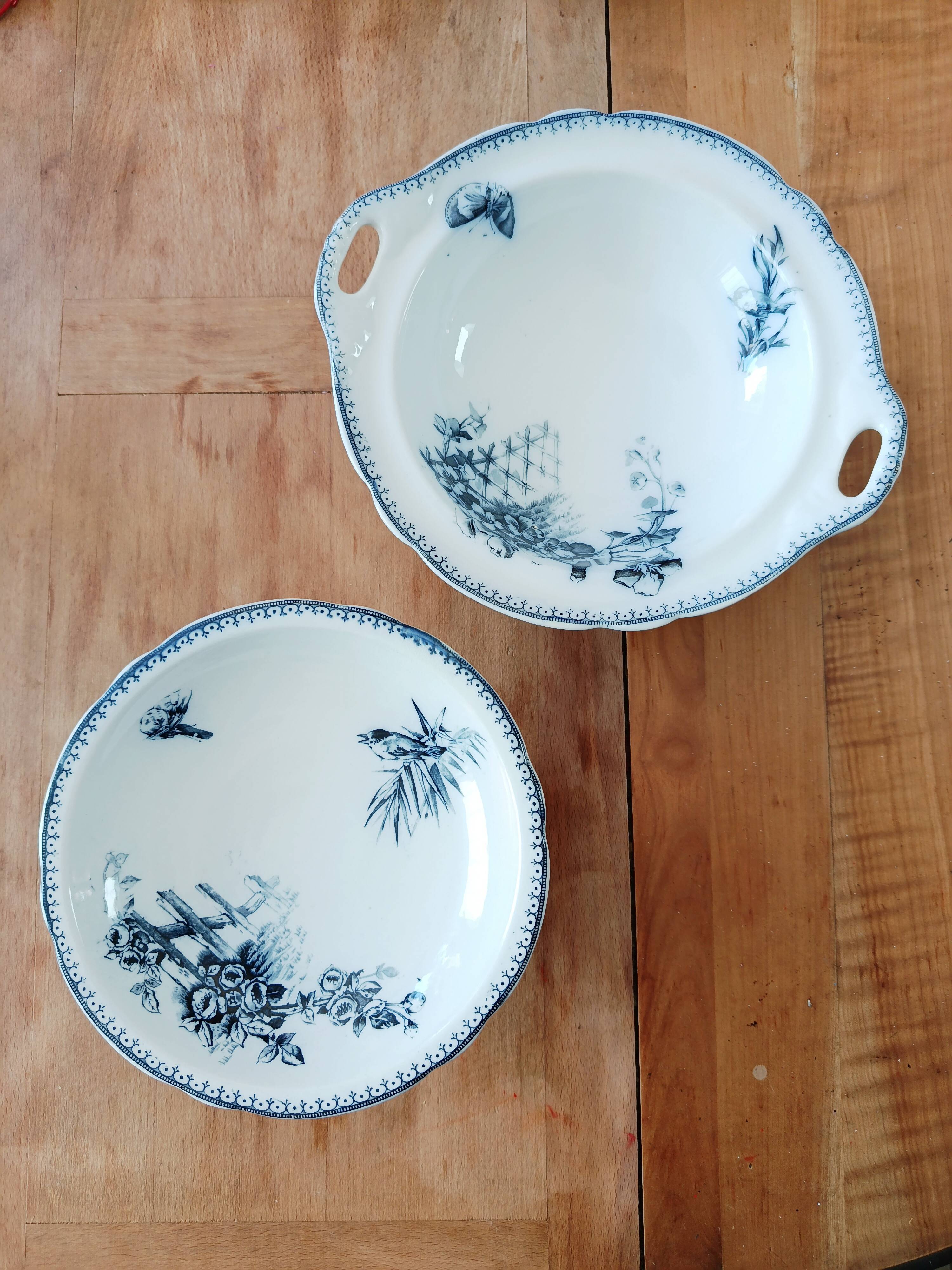 Bowl, earthenware salad bowl from Petrus Regout, Malaga.