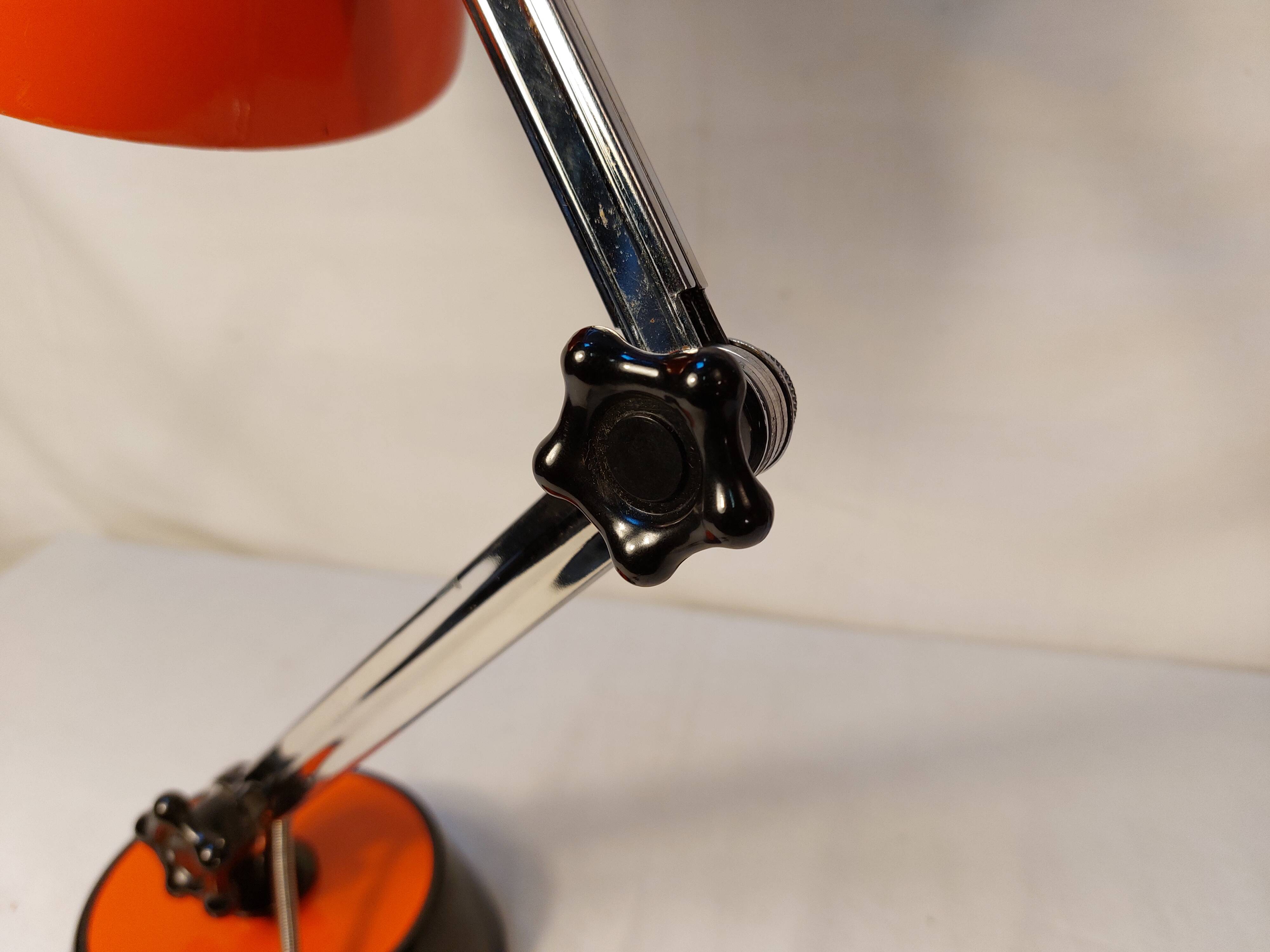 Vintage red articulated desk lamp - 70s/80s.