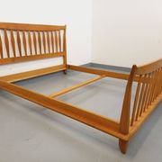 Double vintage French bed by Guillerme et Chambron in solid oak from the 1960s.