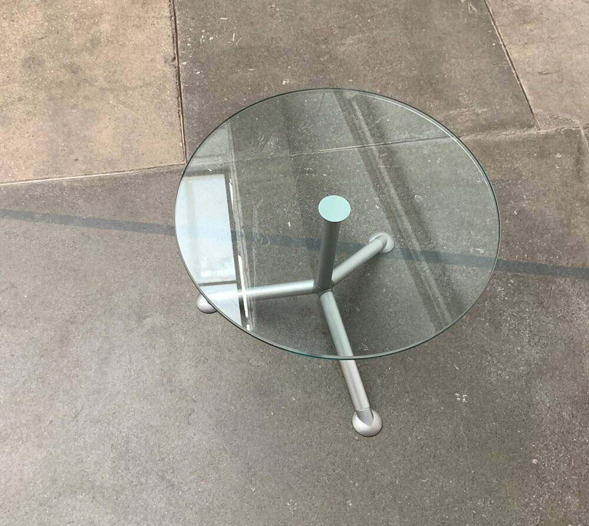 Postmodern Italian side table from the Help series in glass by Paolo Bistacchi for Albed, Milan.