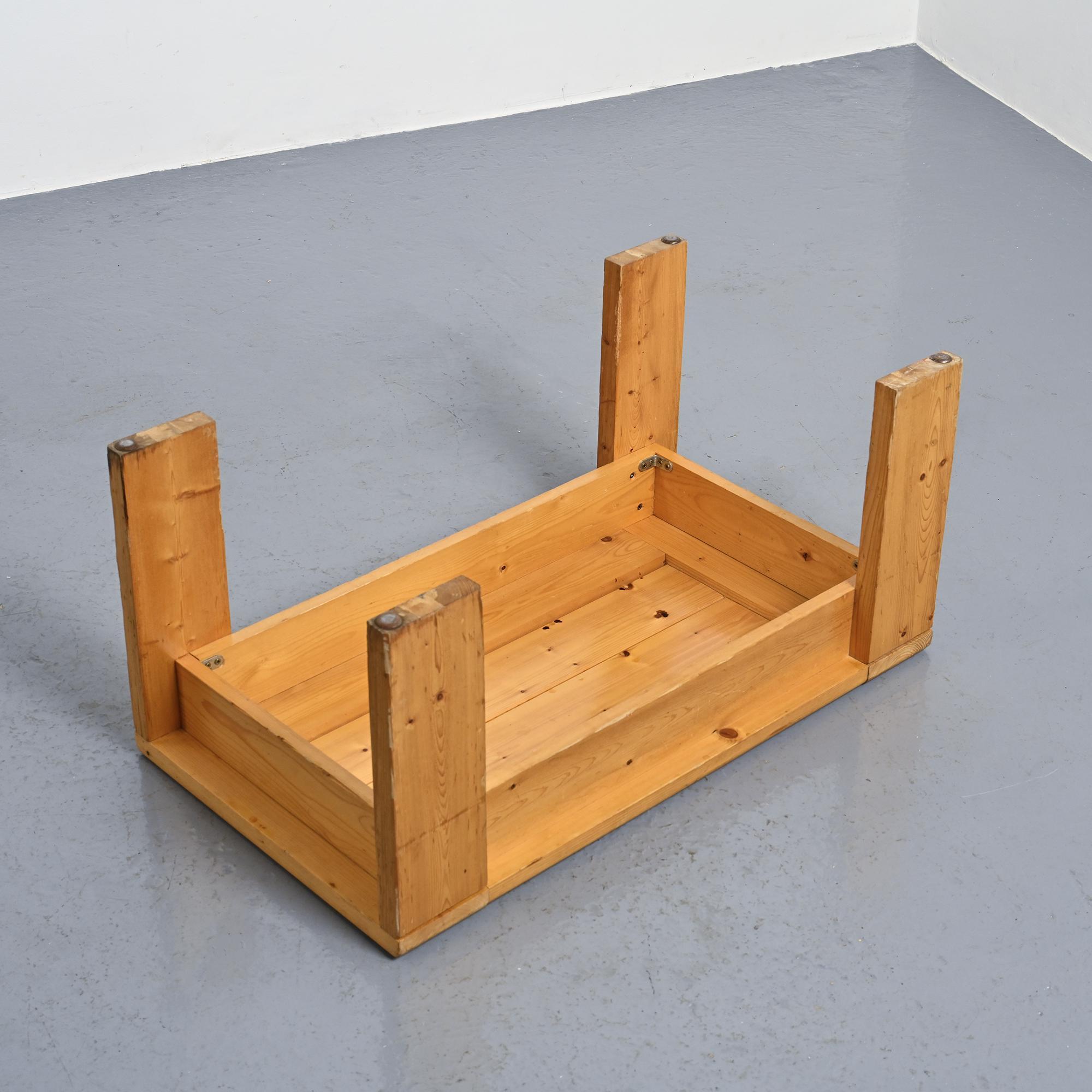 Pine coffee table Les Arcs, circa 1970