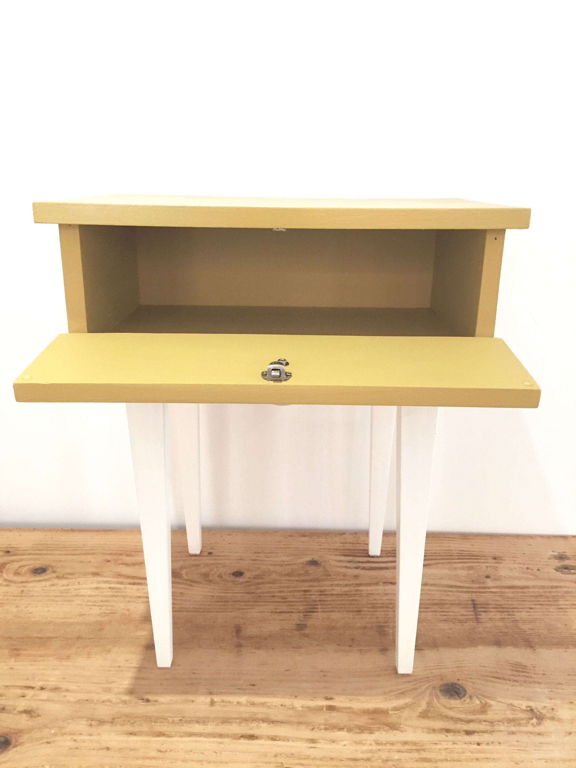 Chevet vintage moutarde