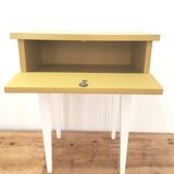 Mustard vibrating bedside