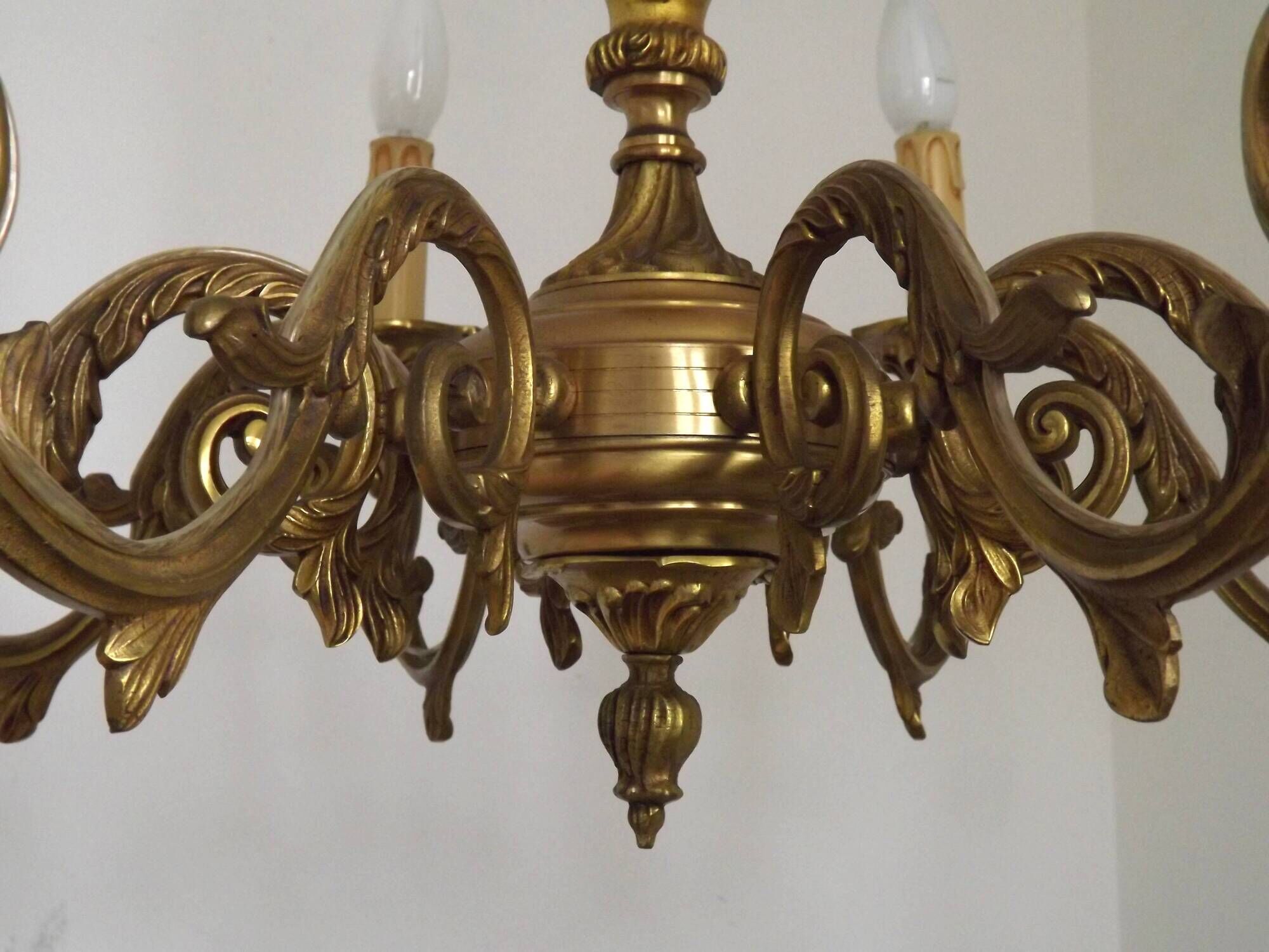 French Antique Traditional Bronze 8 Light Chandelier Acanthus Detail 5566