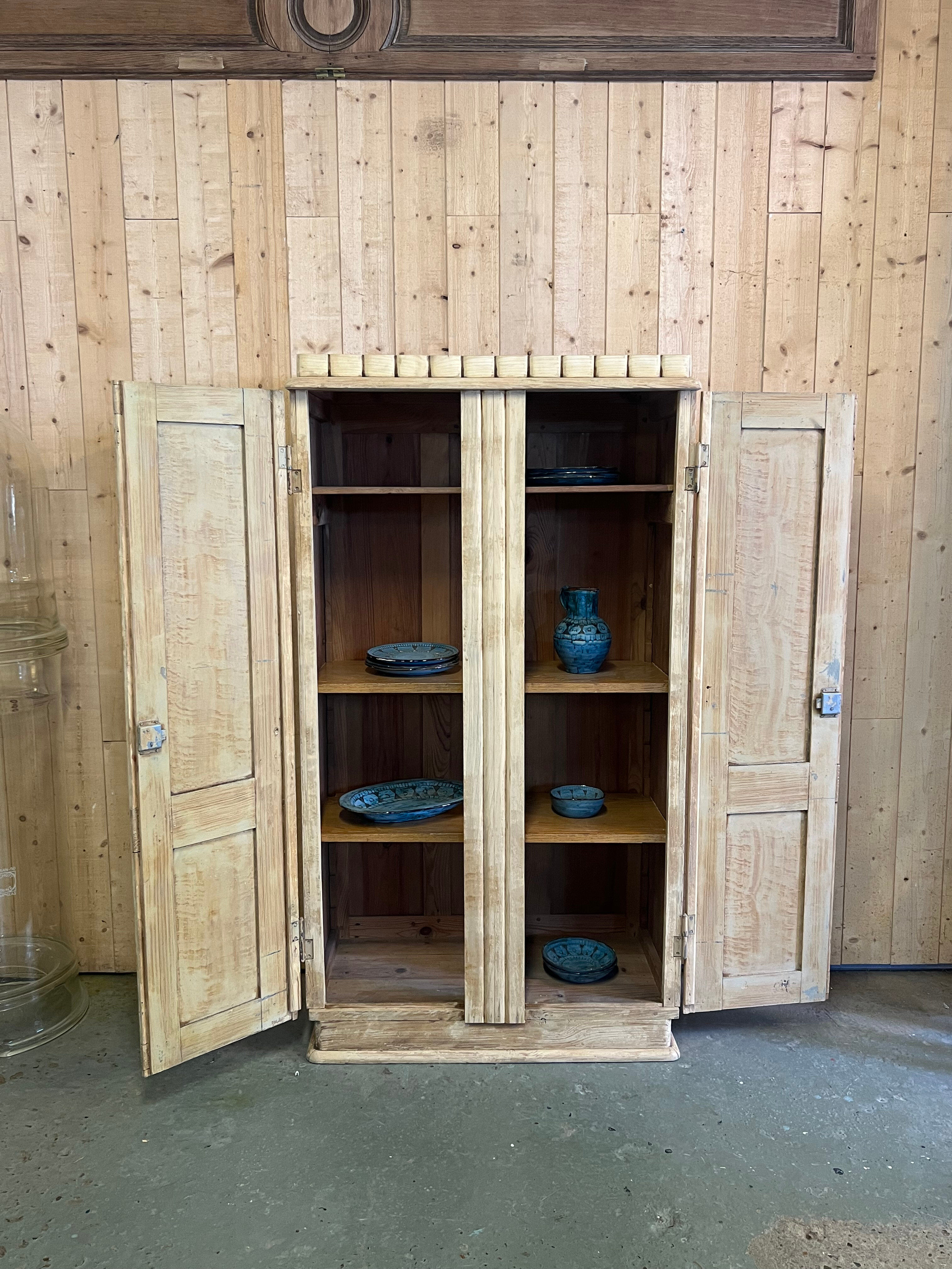 Armoire art déco patinée