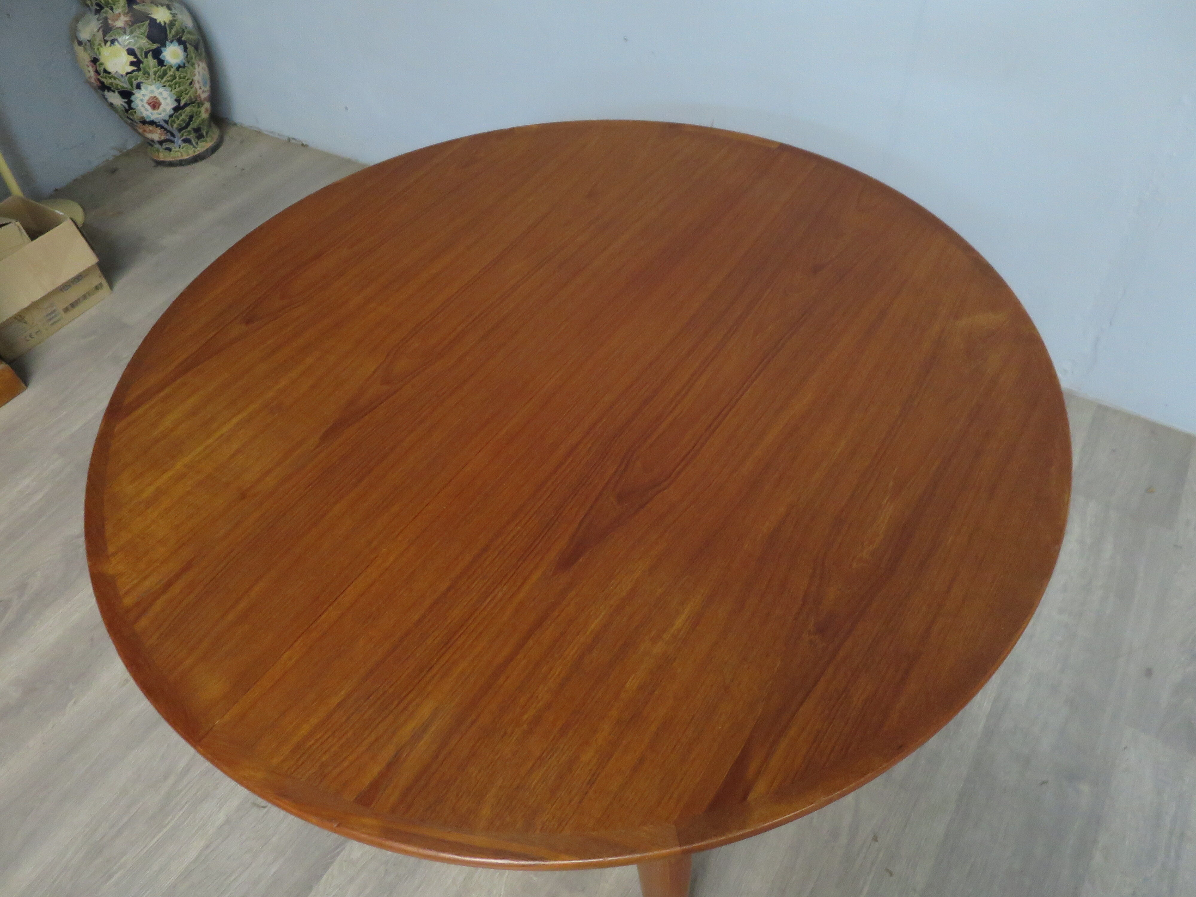 Scandinavian round table MSE Mobler in teak