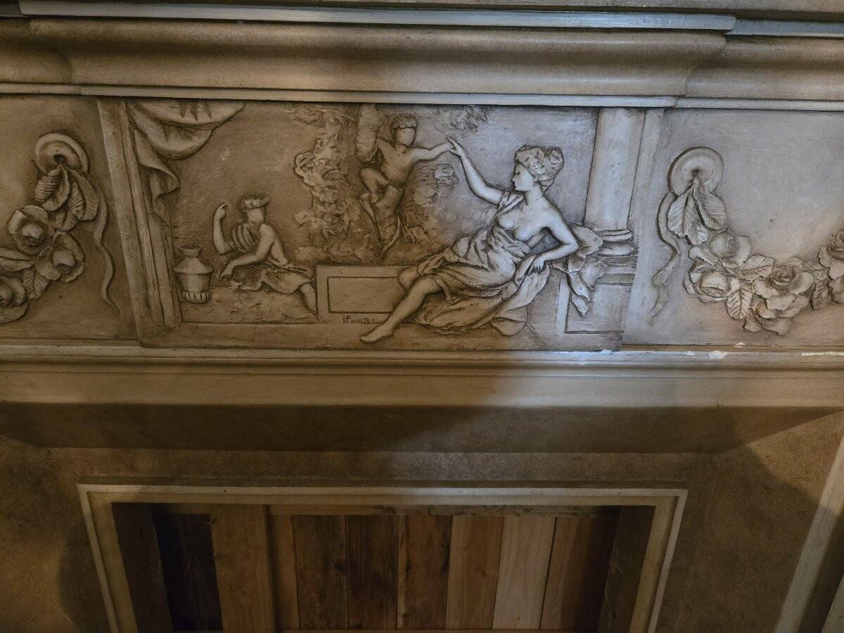 Very important plaster fireplace signed Fontés.