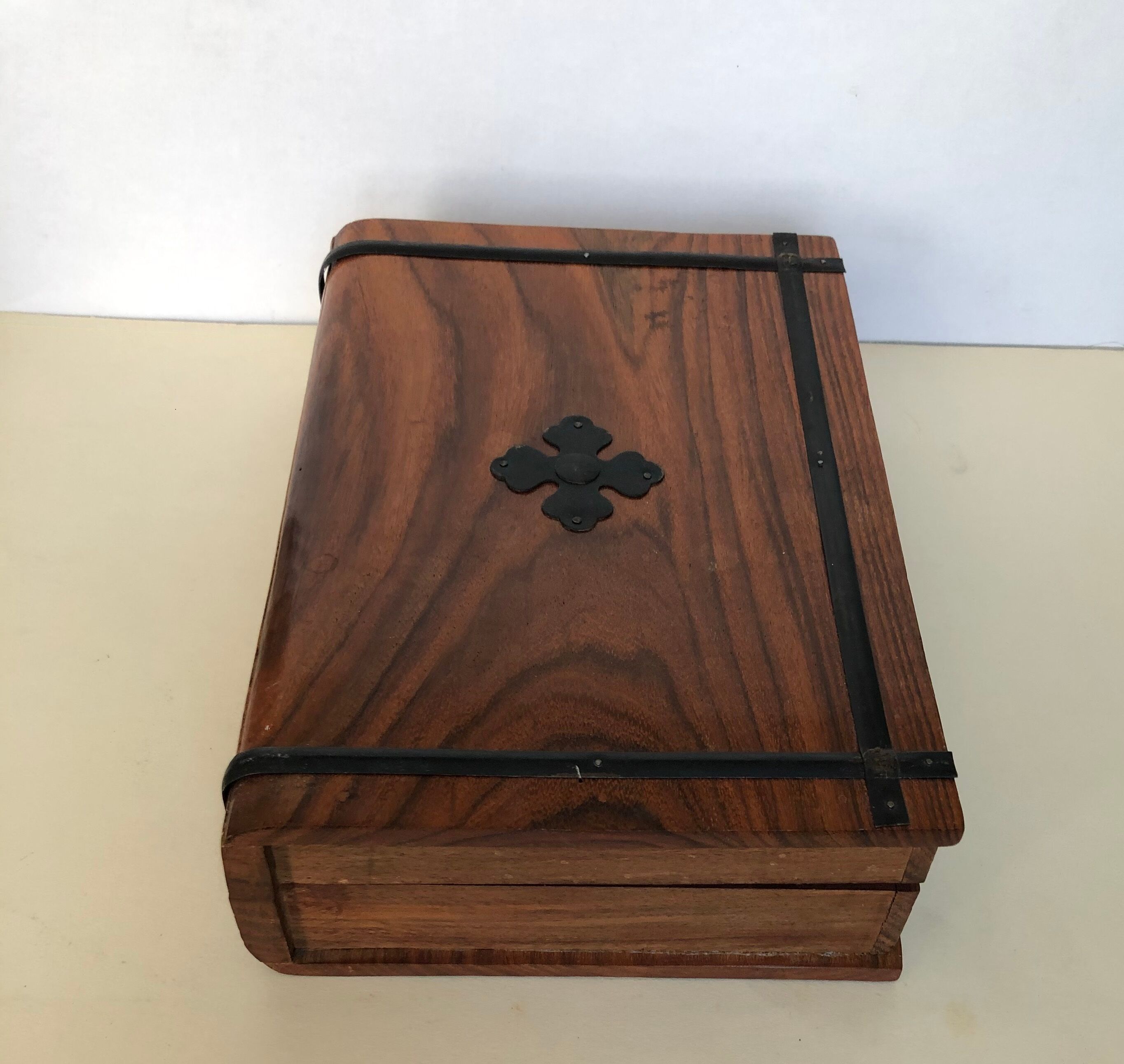 Wooden box