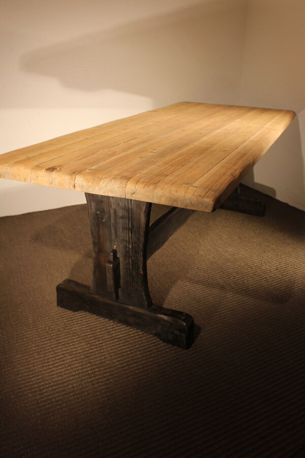 Table type monastère