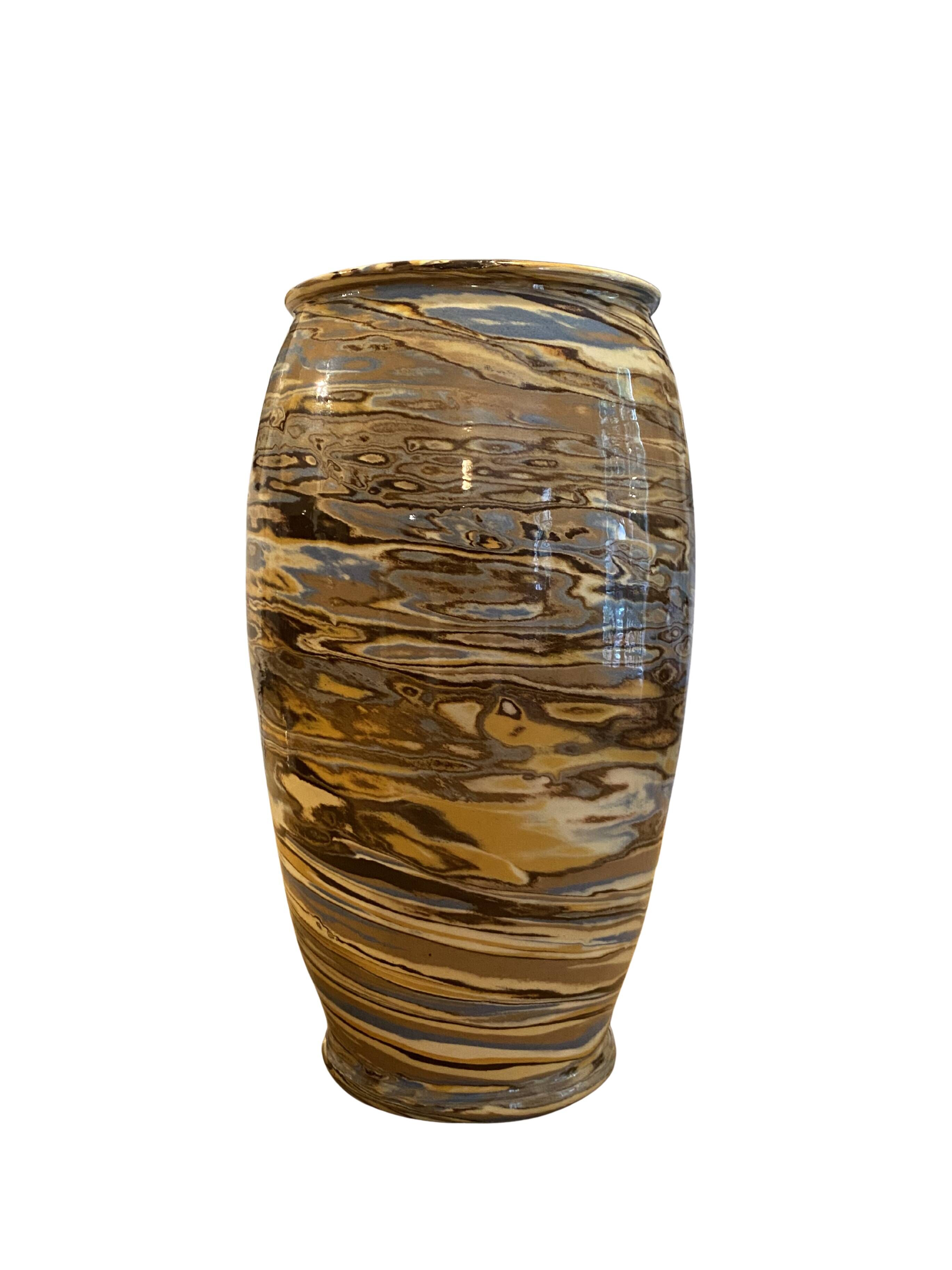 Vase en terre mêlée