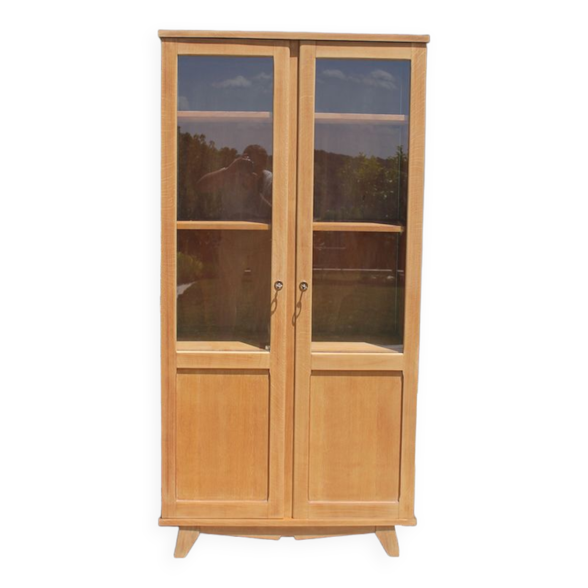 Glass cabinet feet compass