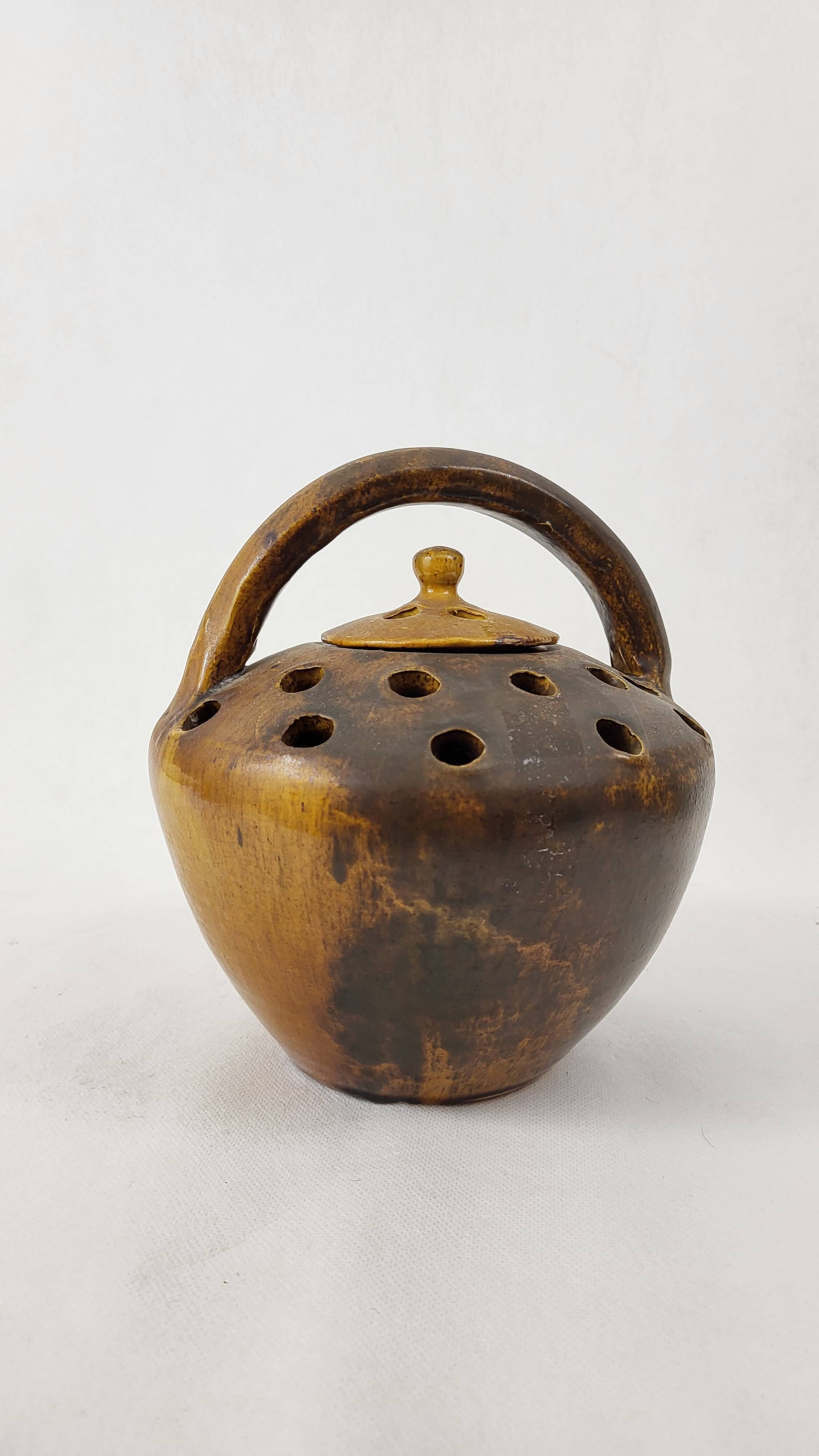 Pique Fleurs Vase / old Vallauris heater