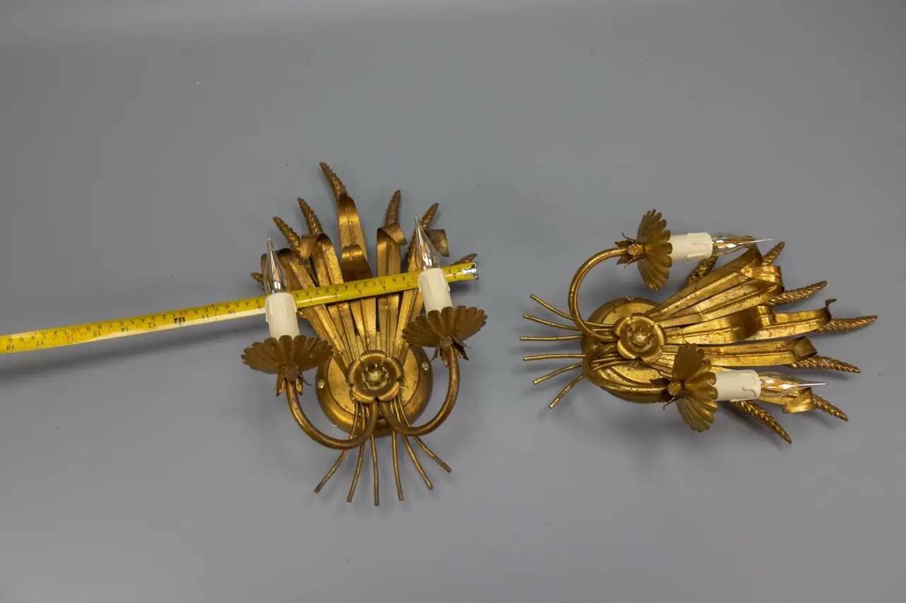 Pair of Hollywood Regency Style Gilt Metal Wheat Sheaf Wall Sconces, 1970s