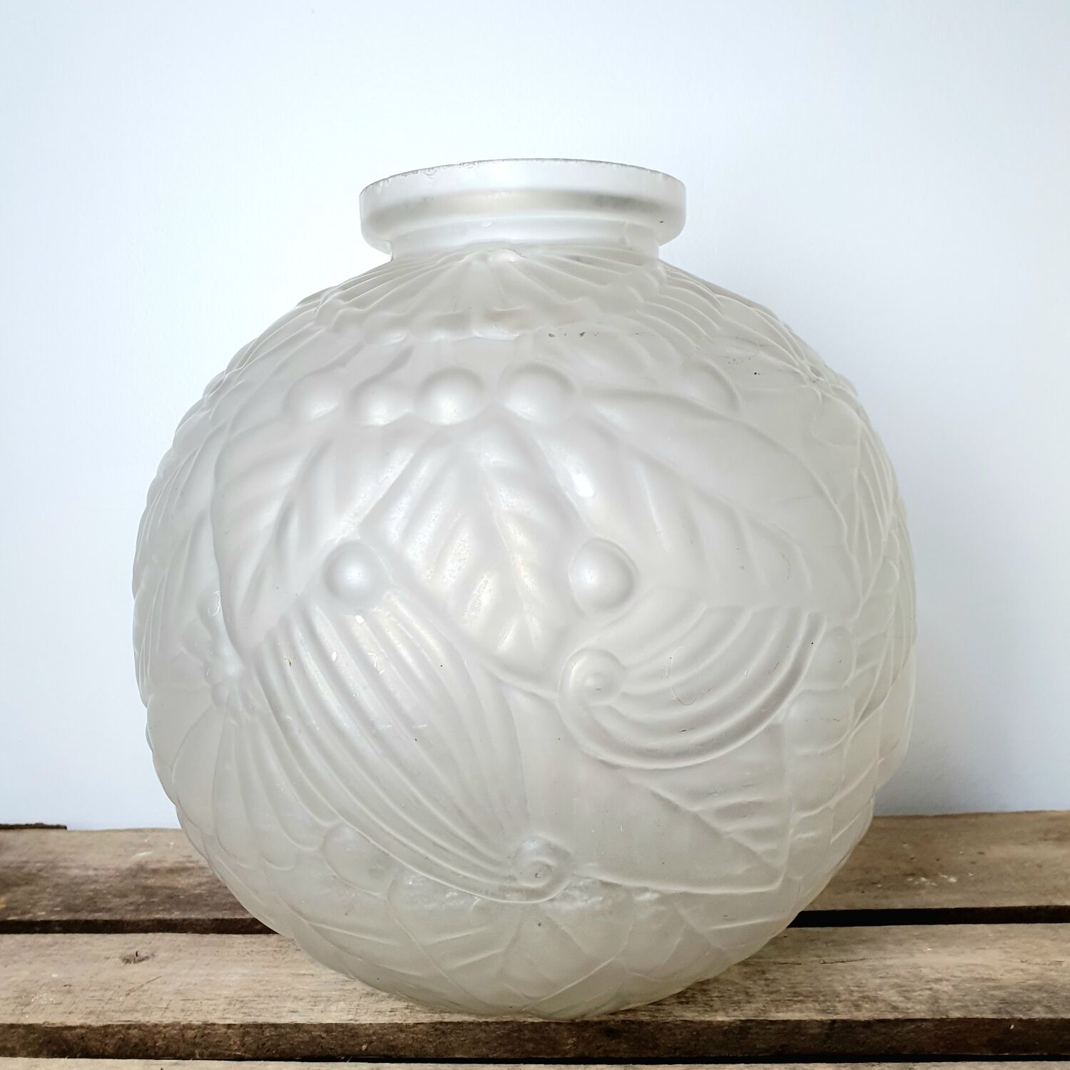 Art Deco vase floral decoration