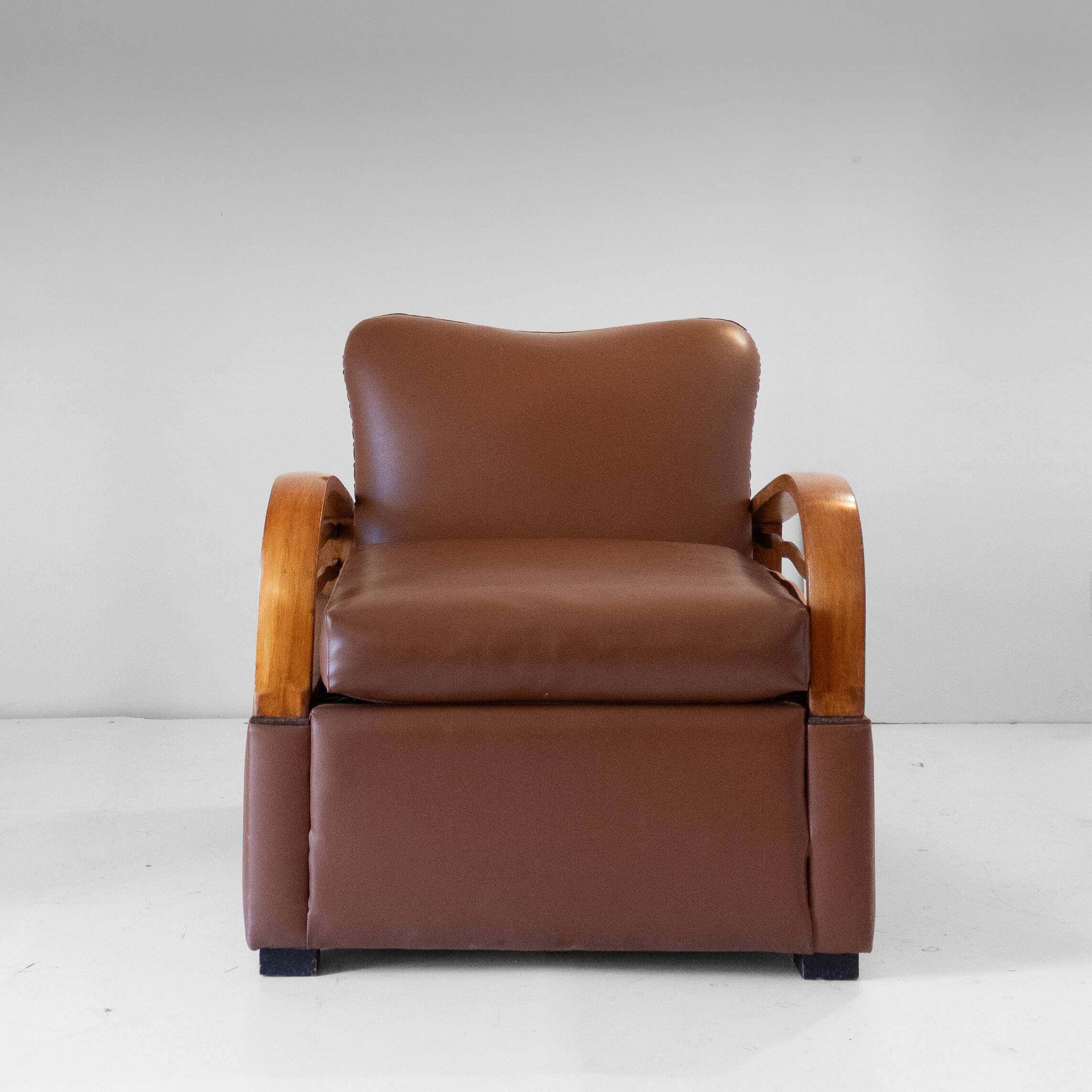 Fauteuil convertible Art Déco italien en éco-cuir marron.