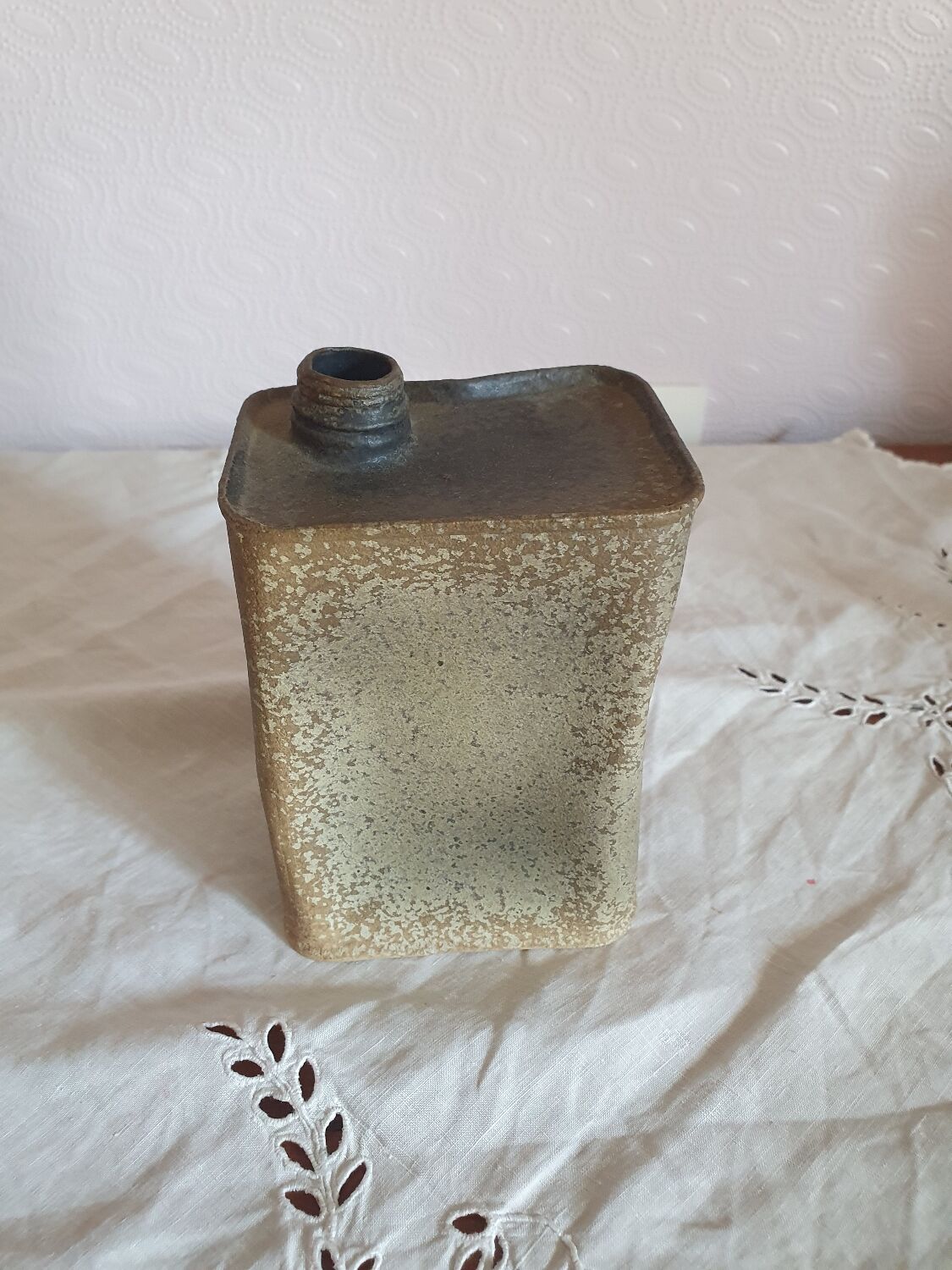 Porcelain sculpture can in trompe l'oeil industrial style