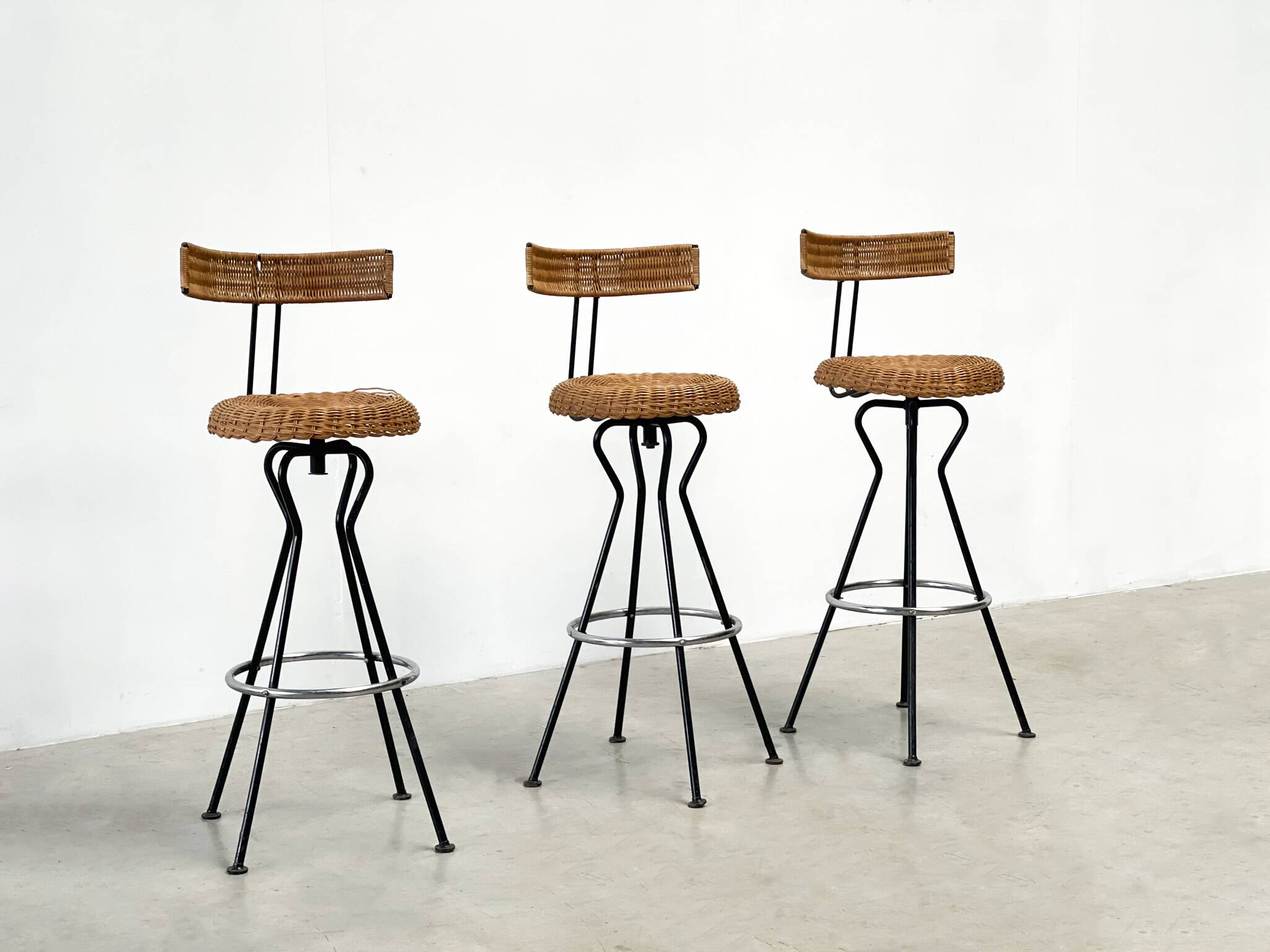 3 rattan barstools