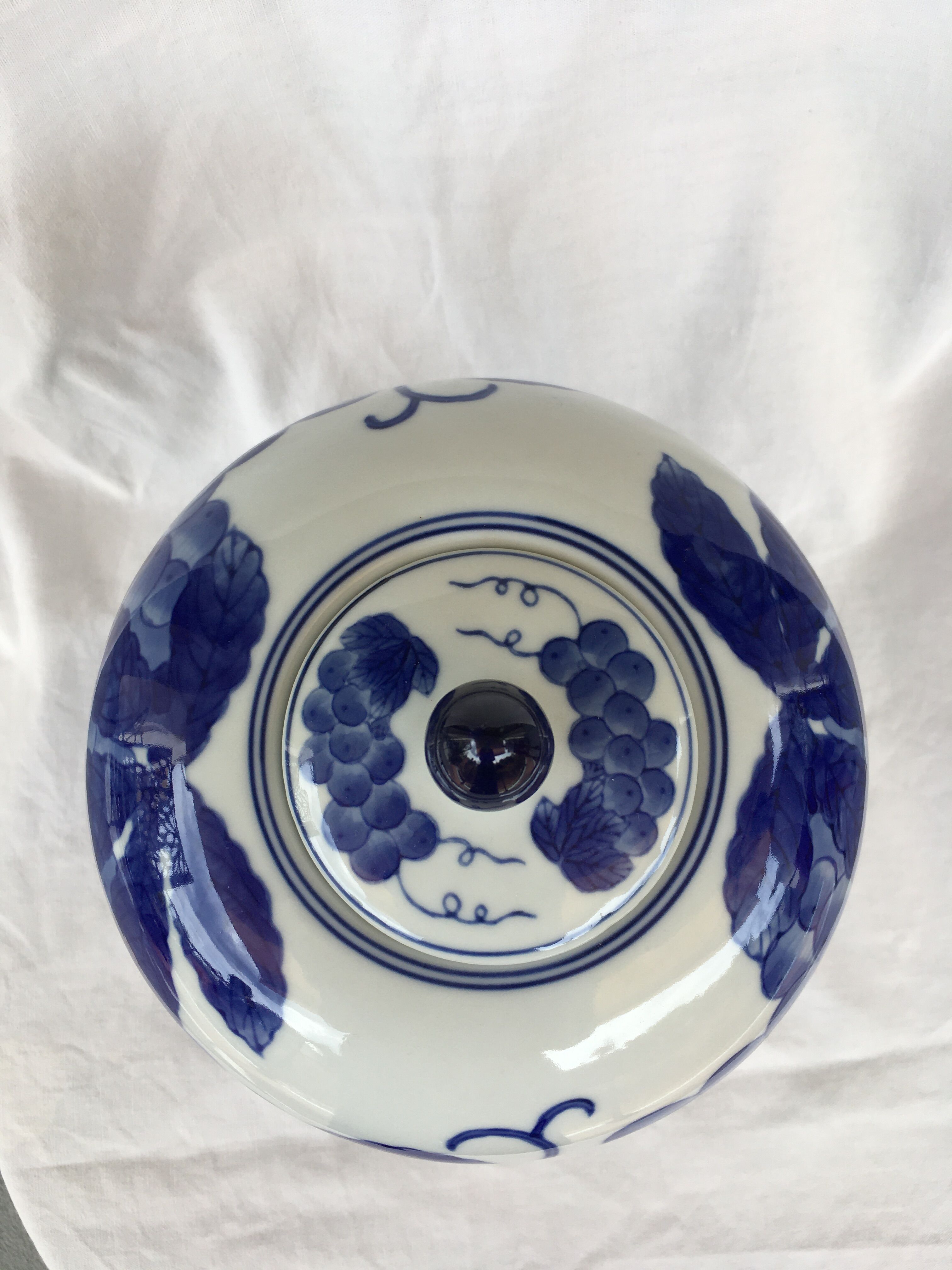 Asian-style porcelain jar with lid