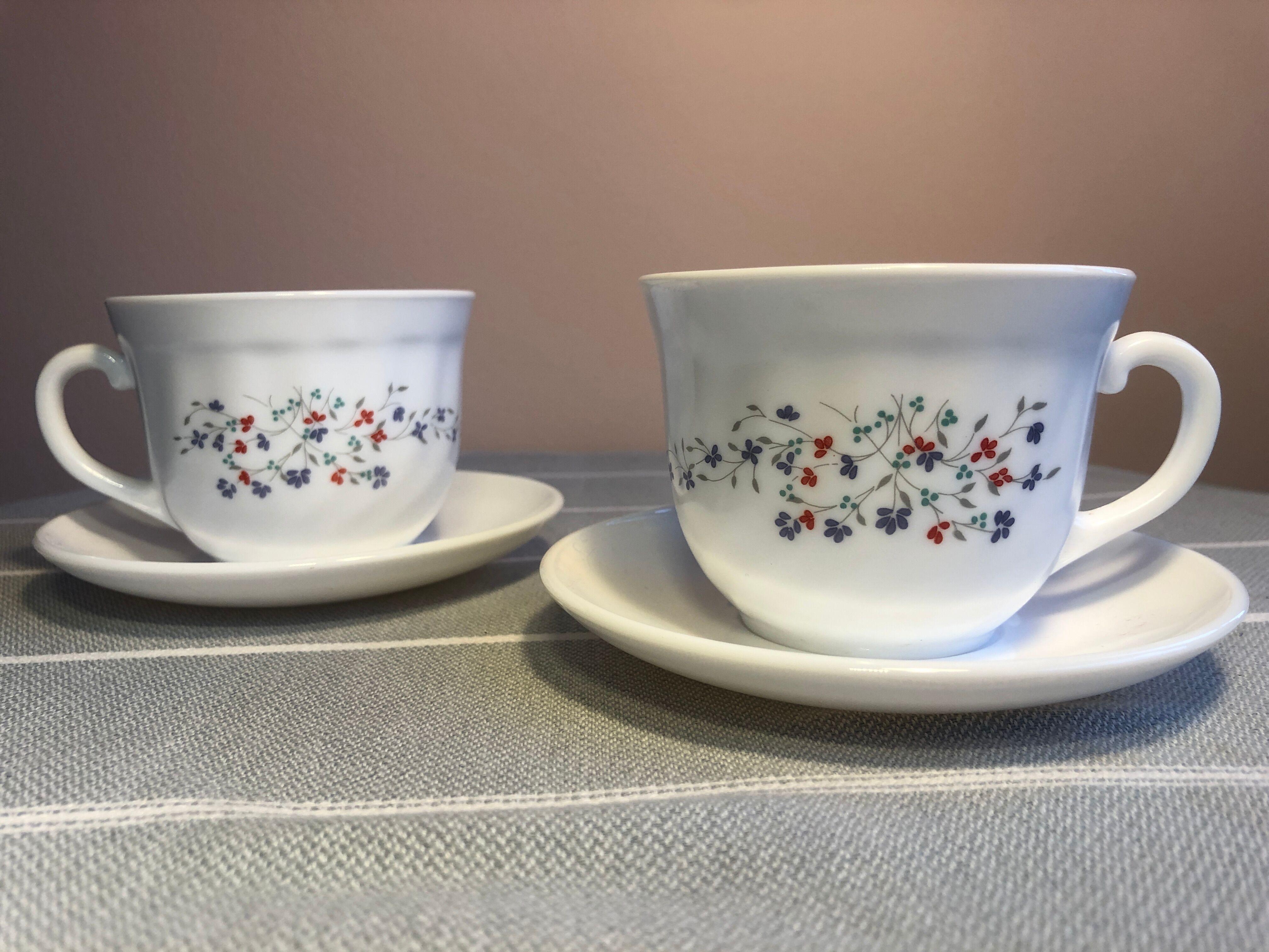 Arcopal cups and under cups decoration liberty, vintage 80's