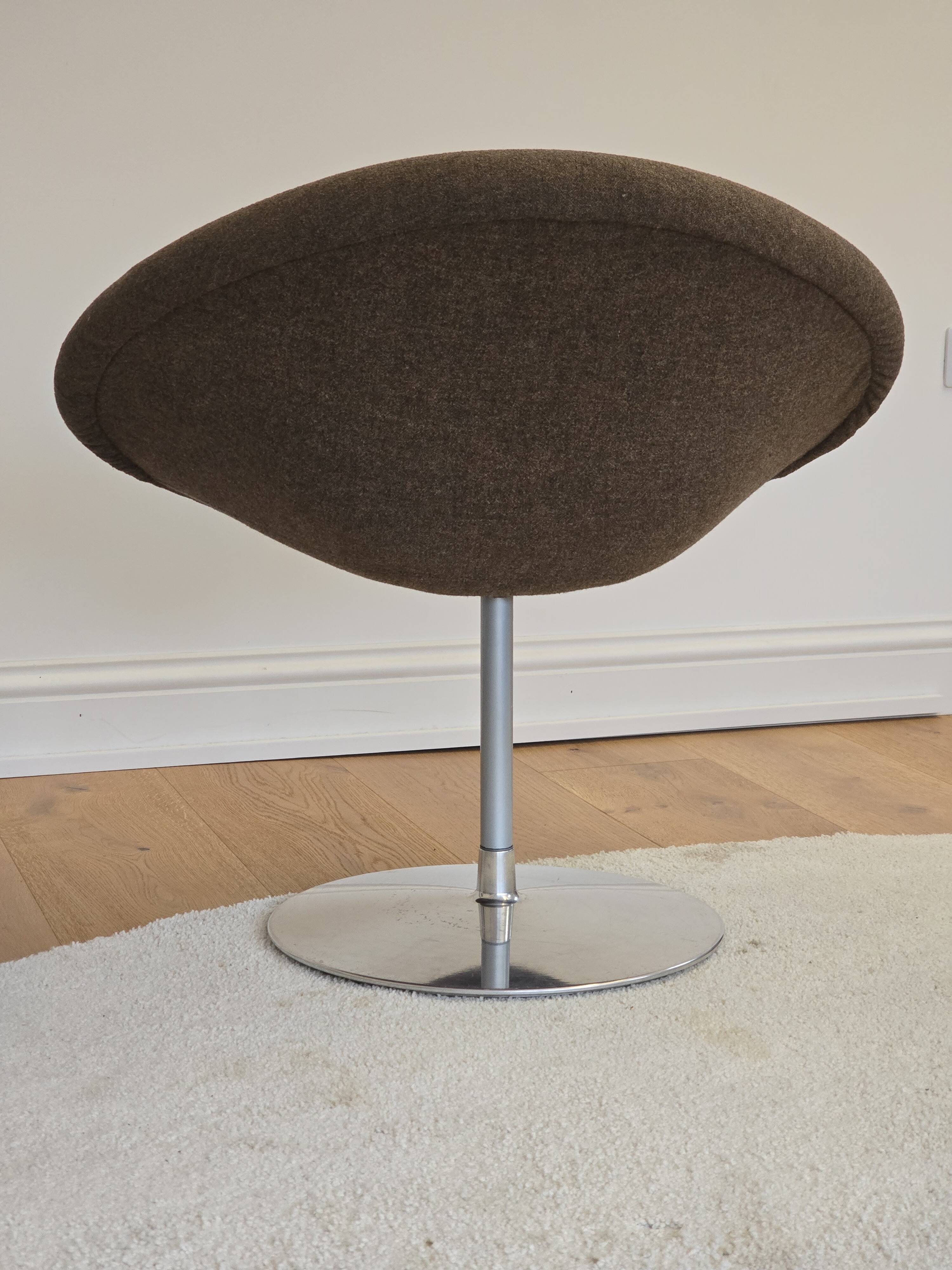 Petit globe de Pierre Paulin