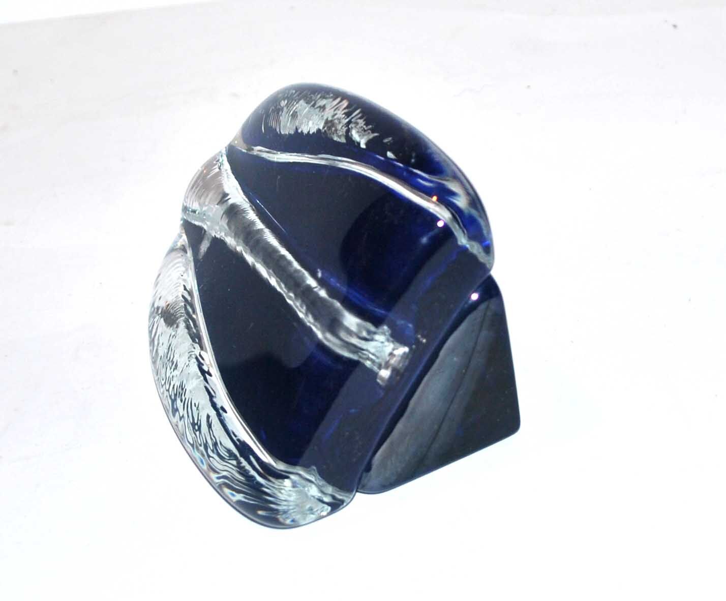 Vintage vase in cobalt blue murano glass? Soliflore triangle 1960-1970