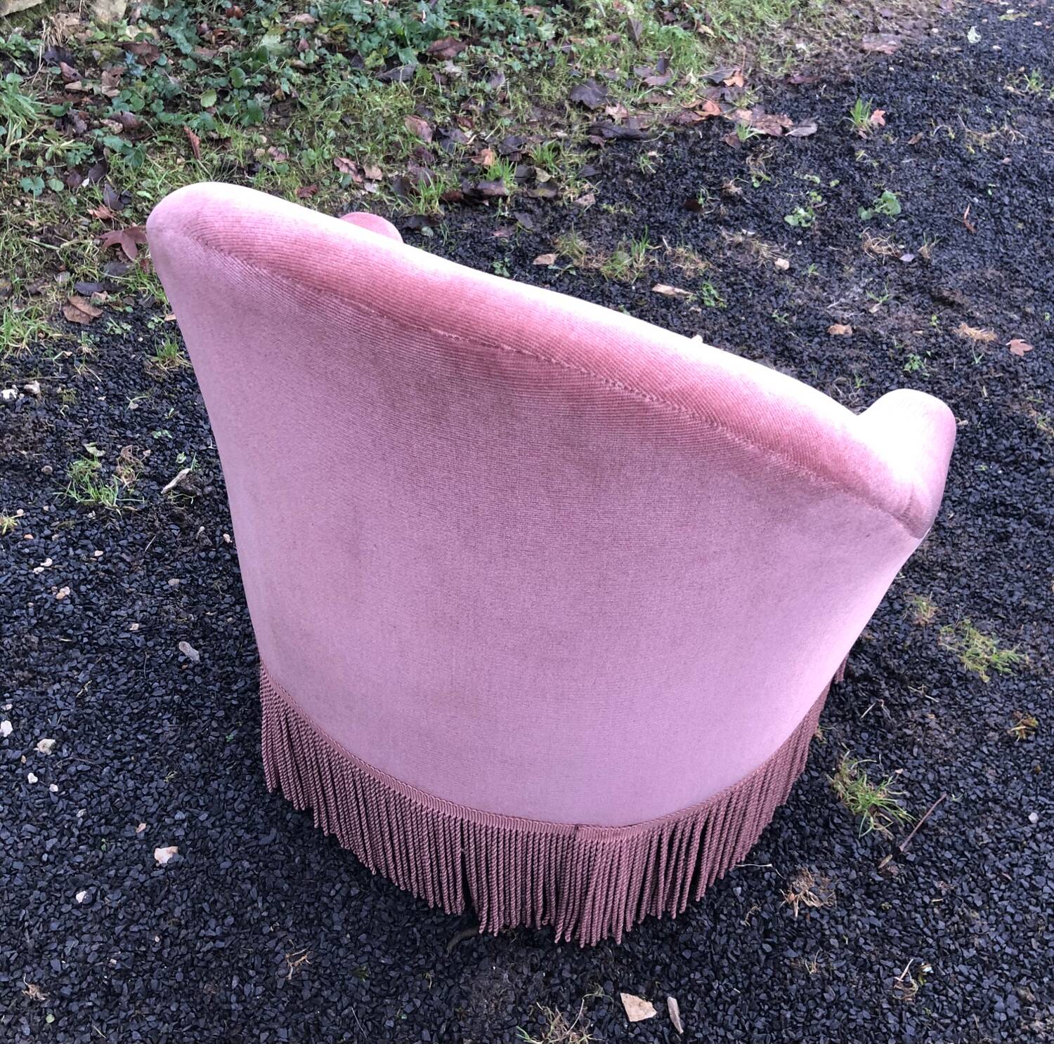 Pink toad armchair